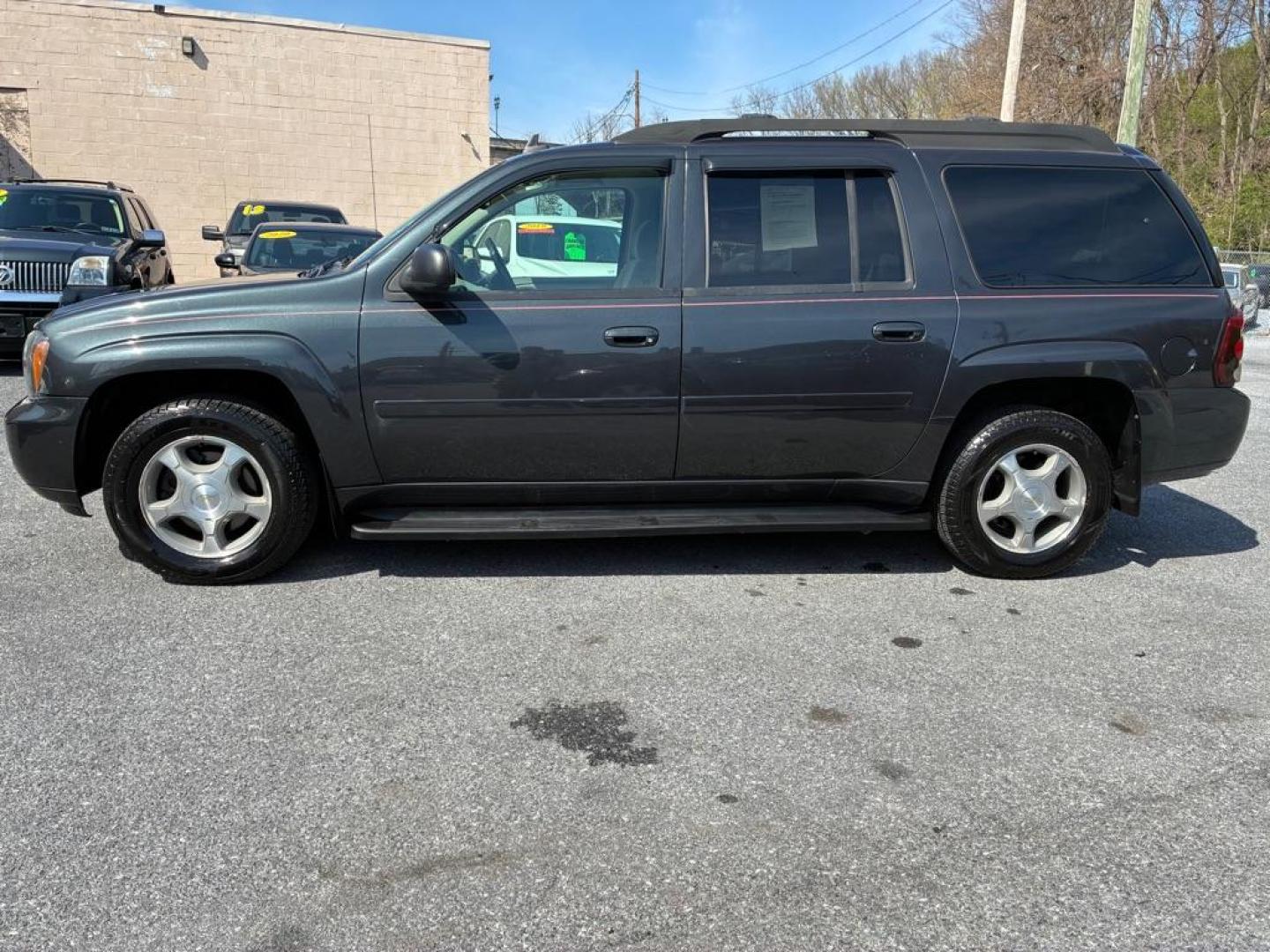 2006 GRAY CHEVROLET TRAILBLAZER EXT LS (1GNET16S966) with an 4.2L engine, Automatic transmission, located at 117 North Cameron Street, Harrisburg, PA, 17101, (717) 963-8962, 40.266762, -76.875259 - WE FINANCE!!! Good Credit/ Challenged Credit/ No Credit - ALL Trade-Ins Welcomed!!! APPLY ONLINE or CALL us TODAY ;) Please call us to discuss your cash and/or financing options. - Photo#1