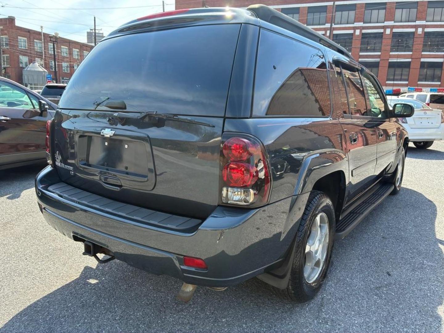 2006 GRAY CHEVROLET TRAILBLAZER EXT LS (1GNET16S966) with an 4.2L engine, Automatic transmission, located at 117 North Cameron Street, Harrisburg, PA, 17101, (717) 963-8962, 40.266762, -76.875259 - WE FINANCE!!! Good Credit/ Challenged Credit/ No Credit - ALL Trade-Ins Welcomed!!! APPLY ONLINE or CALL us TODAY ;) Please call us to discuss your cash and/or financing options. - Photo#4