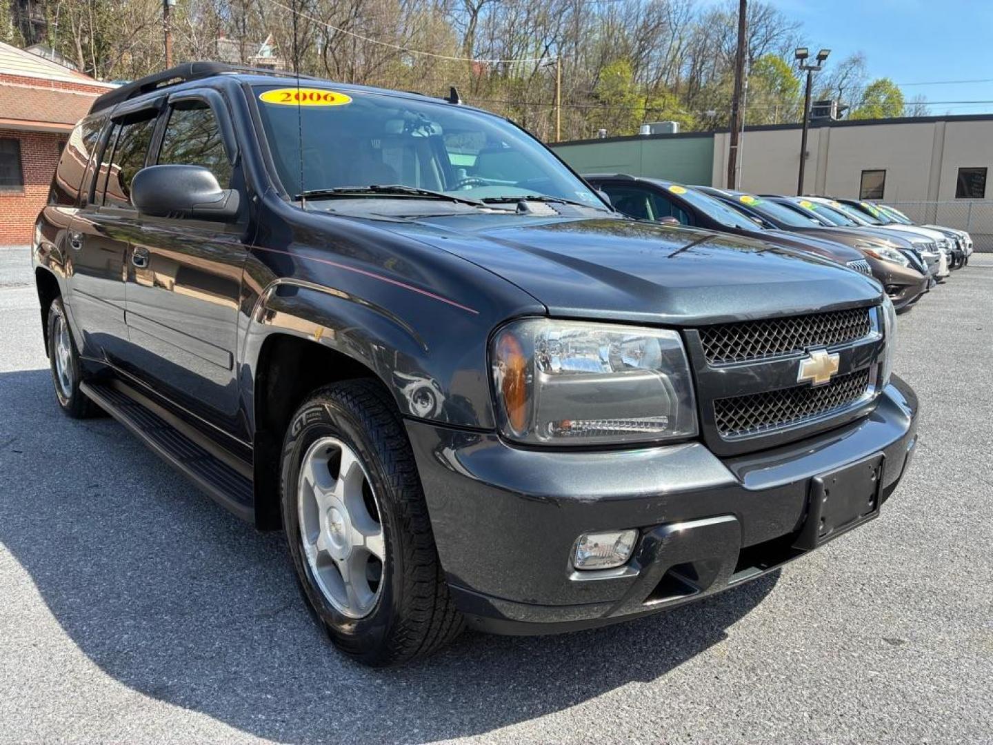 2006 GRAY CHEVROLET TRAILBLAZER EXT LS (1GNET16S966) with an 4.2L engine, Automatic transmission, located at 117 North Cameron Street, Harrisburg, PA, 17101, (717) 963-8962, 40.266762, -76.875259 - WE FINANCE!!! Good Credit/ Challenged Credit/ No Credit - ALL Trade-Ins Welcomed!!! APPLY ONLINE or CALL us TODAY ;) Please call us to discuss your cash and/or financing options. - Photo#6