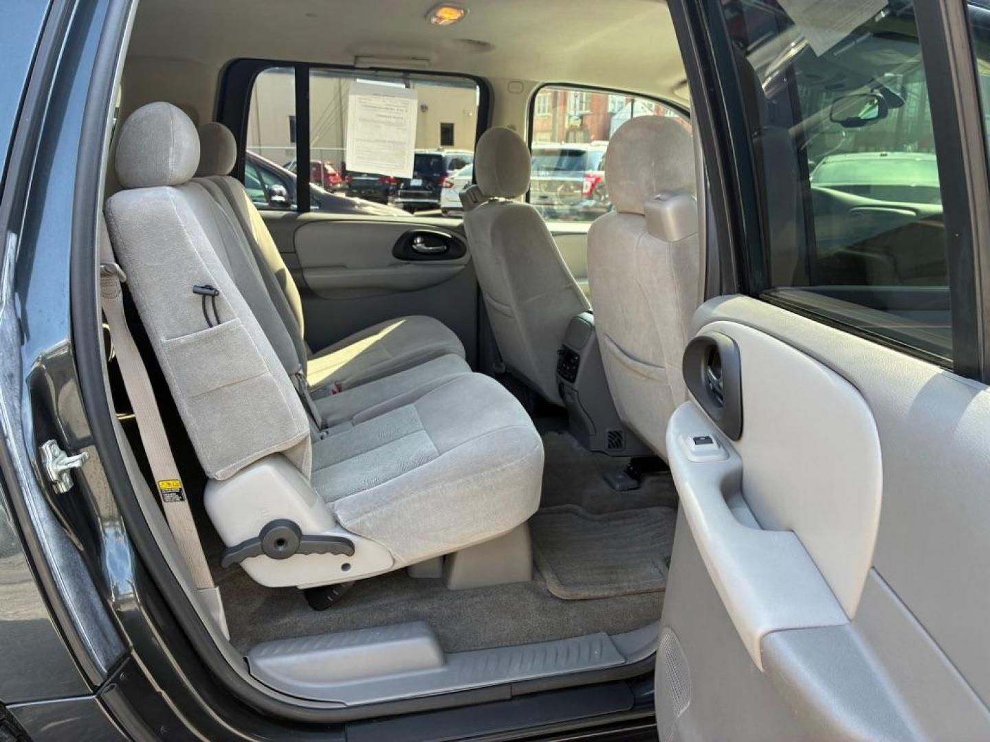 2006 GRAY CHEVROLET TRAILBLAZER EXT LS (1GNET16S966) with an 4.2L engine, Automatic transmission, located at 117 North Cameron Street, Harrisburg, PA, 17101, (717) 963-8962, 40.266762, -76.875259 - WE FINANCE!!! Good Credit/ Challenged Credit/ No Credit - ALL Trade-Ins Welcomed!!! APPLY ONLINE or CALL us TODAY ;) Please call us to discuss your cash and/or financing options. - Photo#9