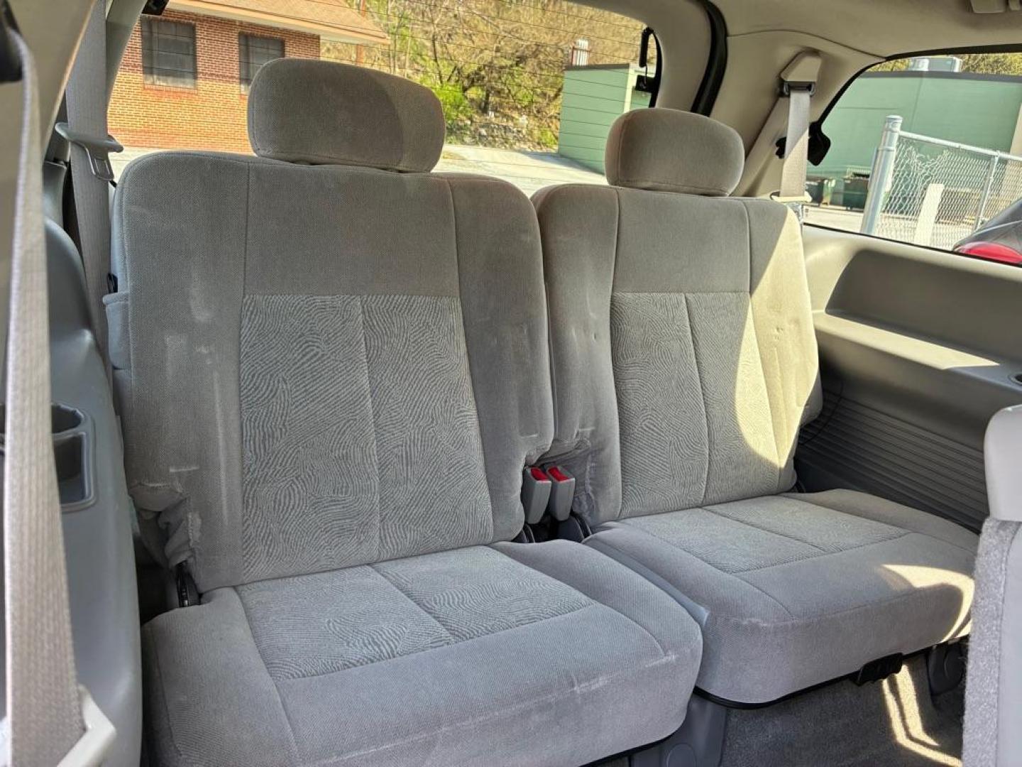 2006 GRAY CHEVROLET TRAILBLAZER EXT LS (1GNET16S966) with an 4.2L engine, Automatic transmission, located at 117 North Cameron Street, Harrisburg, PA, 17101, (717) 963-8962, 40.266762, -76.875259 - WE FINANCE!!! Good Credit/ Challenged Credit/ No Credit - ALL Trade-Ins Welcomed!!! APPLY ONLINE or CALL us TODAY ;) Please call us to discuss your cash and/or financing options. - Photo#10