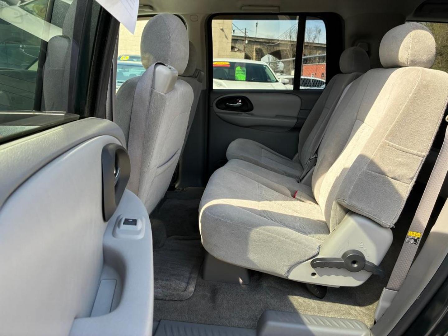 2006 GRAY CHEVROLET TRAILBLAZER EXT LS (1GNET16S966) with an 4.2L engine, Automatic transmission, located at 117 North Cameron Street, Harrisburg, PA, 17101, (717) 963-8962, 40.266762, -76.875259 - WE FINANCE!!! Good Credit/ Challenged Credit/ No Credit - ALL Trade-Ins Welcomed!!! APPLY ONLINE or CALL us TODAY ;) Please call us to discuss your cash and/or financing options. - Photo#12