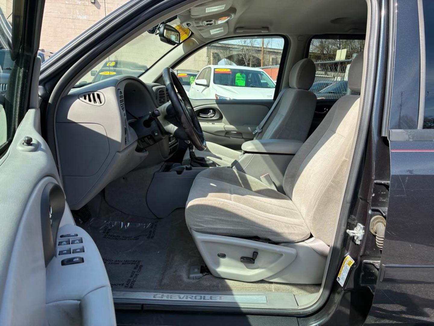 2006 GRAY CHEVROLET TRAILBLAZER EXT LS (1GNET16S966) with an 4.2L engine, Automatic transmission, located at 117 North Cameron Street, Harrisburg, PA, 17101, (717) 963-8962, 40.266762, -76.875259 - WE FINANCE!!! Good Credit/ Challenged Credit/ No Credit - ALL Trade-Ins Welcomed!!! APPLY ONLINE or CALL us TODAY ;) Please call us to discuss your cash and/or financing options. - Photo#14