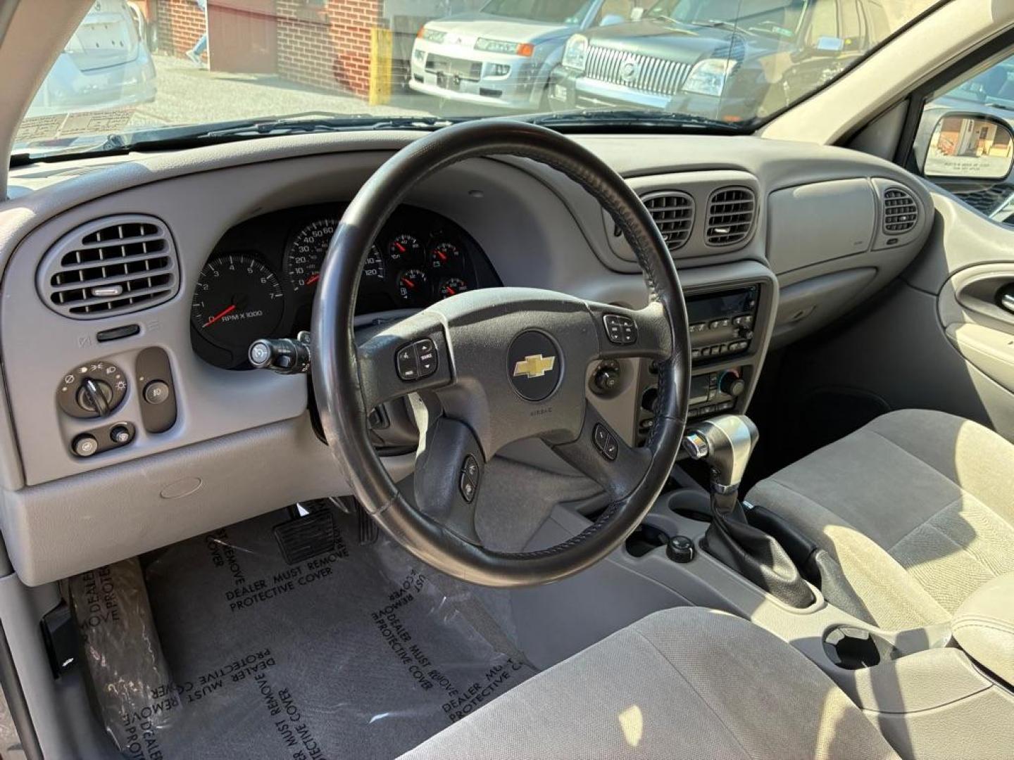2006 GRAY CHEVROLET TRAILBLAZER EXT LS (1GNET16S966) with an 4.2L engine, Automatic transmission, located at 117 North Cameron Street, Harrisburg, PA, 17101, (717) 963-8962, 40.266762, -76.875259 - WE FINANCE!!! Good Credit/ Challenged Credit/ No Credit - ALL Trade-Ins Welcomed!!! APPLY ONLINE or CALL us TODAY ;) Please call us to discuss your cash and/or financing options. - Photo#15