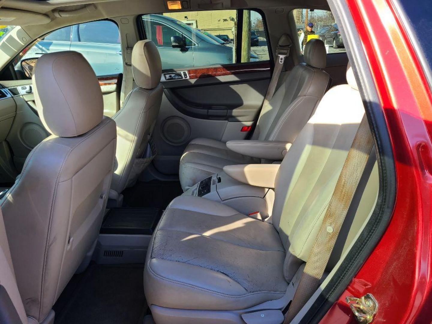 2006 RED CHRYSLER PACIFICA TOURING (2A8GF68436R) with an 3.5L engine, Automatic transmission, located at 117 North Cameron Street, Harrisburg, PA, 17101, (717) 963-8962, 40.266762, -76.875259 - WE FINANCE!!! Good Credit/ Bad Credit/ No Credit - ALL Trade-Ins Welcomed!!! ***Guaranteed Credit Approval*** APPLY ONLINE or CALL us TODAY ;) Internet Prices and Marketplace Prices are SPECIAL discounted ***CASH DEALS*** Retail Prices are higher. Please call us to discuss your cash and finan - Photo#15
