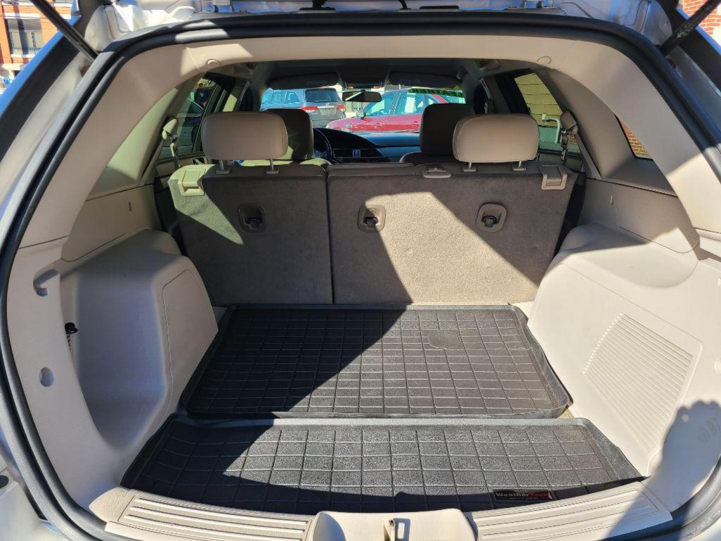 2006 SILVER CHRYSLER PACIFICA WAGON (2A8GF48456R) with an 3.5L engine, Automatic transmission, located at 117 North Cameron Street, Harrisburg, PA, 17101, (717) 963-8962, 40.266762, -76.875259 - WE FINANCE!!! Good Credit/ Bad Credit/ No Credit - ALL Trade-Ins Welcomed!!! ***Guaranteed Credit Approval*** APPLY ONLINE or CALL us TODAY ;) Internet Prices and Marketplace Prices are SPECIAL discounted ***CASH DEALS*** Retail Prices are higher. Please call us to discuss your cash and finan - Photo#12
