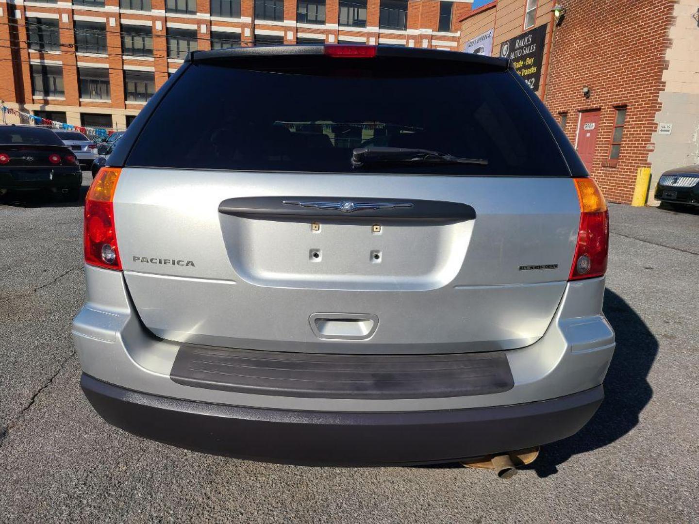 2006 SILVER CHRYSLER PACIFICA WAGON (2A8GF48456R) with an 3.5L engine, Automatic transmission, located at 117 North Cameron Street, Harrisburg, PA, 17101, (717) 963-8962, 40.266762, -76.875259 - WE FINANCE!!! Good Credit/ Bad Credit/ No Credit - ALL Trade-Ins Welcomed!!! ***Guaranteed Credit Approval*** APPLY ONLINE or CALL us TODAY ;) Internet Prices and Marketplace Prices are SPECIAL discounted ***CASH DEALS*** Retail Prices are higher. Please call us to discuss your cash and finan - Photo#6