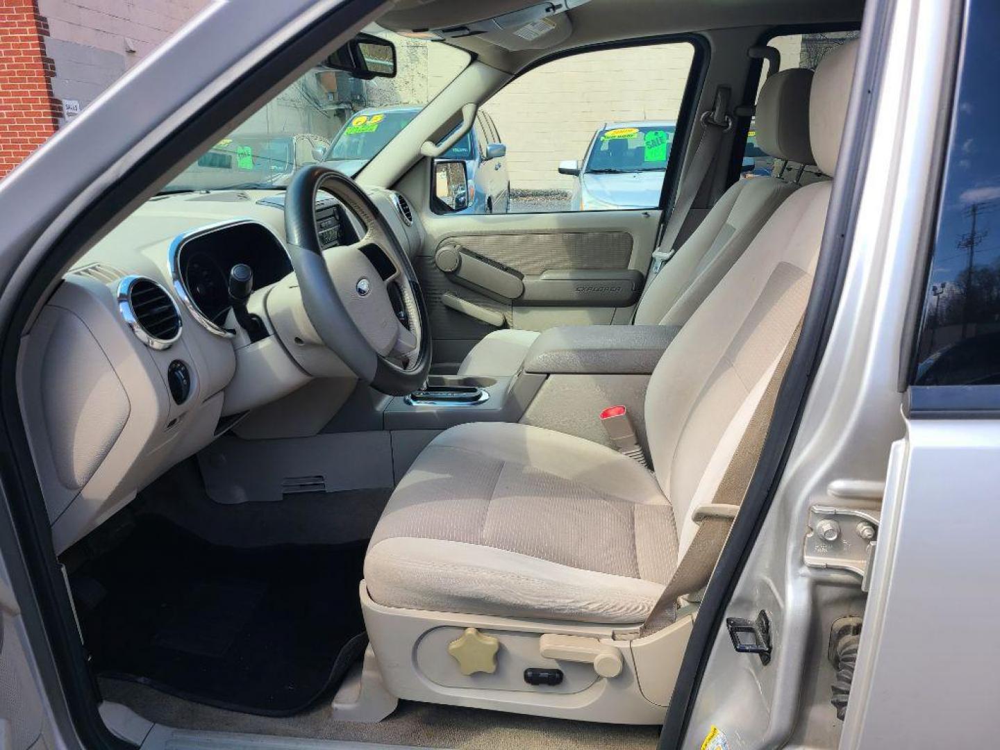 2006 SILVER FORD EXPLORER XLT (1FMEU73E46Z) with an 4.0L engine, Automatic transmission, located at 117 North Cameron Street, Harrisburg, PA, 17101, (717) 963-8962, 40.266762, -76.875259 - WE FINANCE!!! Good Credit/ Bad Credit/ No Credit - ALL Trade-Ins Welcomed!!! ***Guaranteed Credit Approval*** APPLY ONLINE or CALL us TODAY ;) Internet Prices and Marketplace Prices are SPECIAL discounted ***CASH DEALS*** Retail Prices are higher. Please call us to discuss your cash and finan - Photo#1