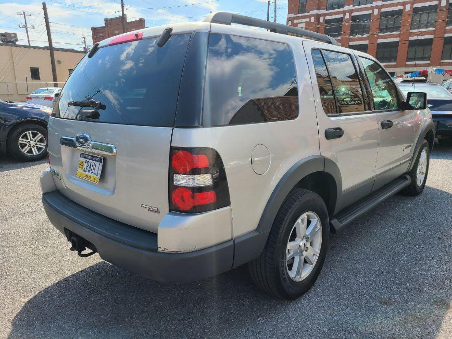 2006 SILVER FORD EXPLORER XLT (1FMEU73E46Z) with an 4.0L engine, Automatic transmission, located at 117 North Cameron Street, Harrisburg, PA, 17101, (717) 963-8962, 40.266762, -76.875259 - WE FINANCE!!! Good Credit/ Bad Credit/ No Credit - ALL Trade-Ins Welcomed!!! ***Guaranteed Credit Approval*** APPLY ONLINE or CALL us TODAY ;) Internet Prices and Marketplace Prices are SPECIAL discounted ***CASH DEALS*** Retail Prices are higher. Please call us to discuss your cash and finan - Photo#2