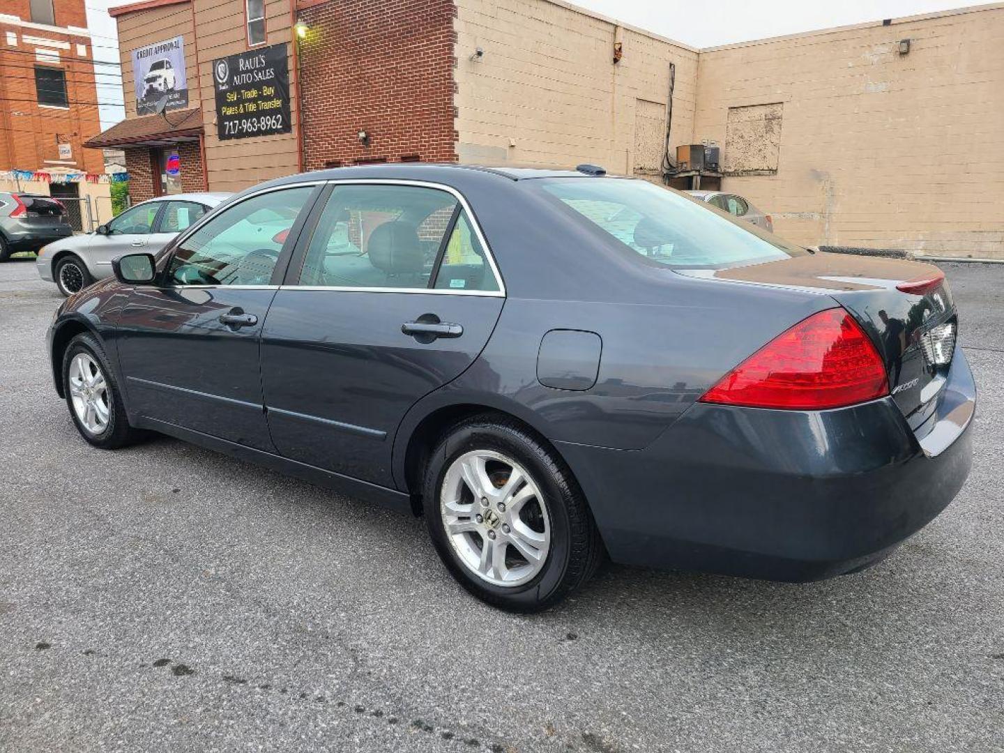 2006 GRAY HONDA ACCORD EX (1HGCM56746A) with an 2.4L engine, Automatic transmission, located at 117 North Cameron Street, Harrisburg, PA, 17101, (717) 963-8962, 40.266762, -76.875259 - WE FINANCE!!! Good Credit/ Bad Credit/ No Credit - ALL Trade-Ins Welcomed!!! ***Guaranteed Credit Approval*** APPLY ONLINE or CALL us TODAY ;) Internet Prices and Marketplace Prices are SPECIAL discounted ***CASH DEALS*** Retail Prices are higher. Please call us to discuss your cash and finan - Photo#2