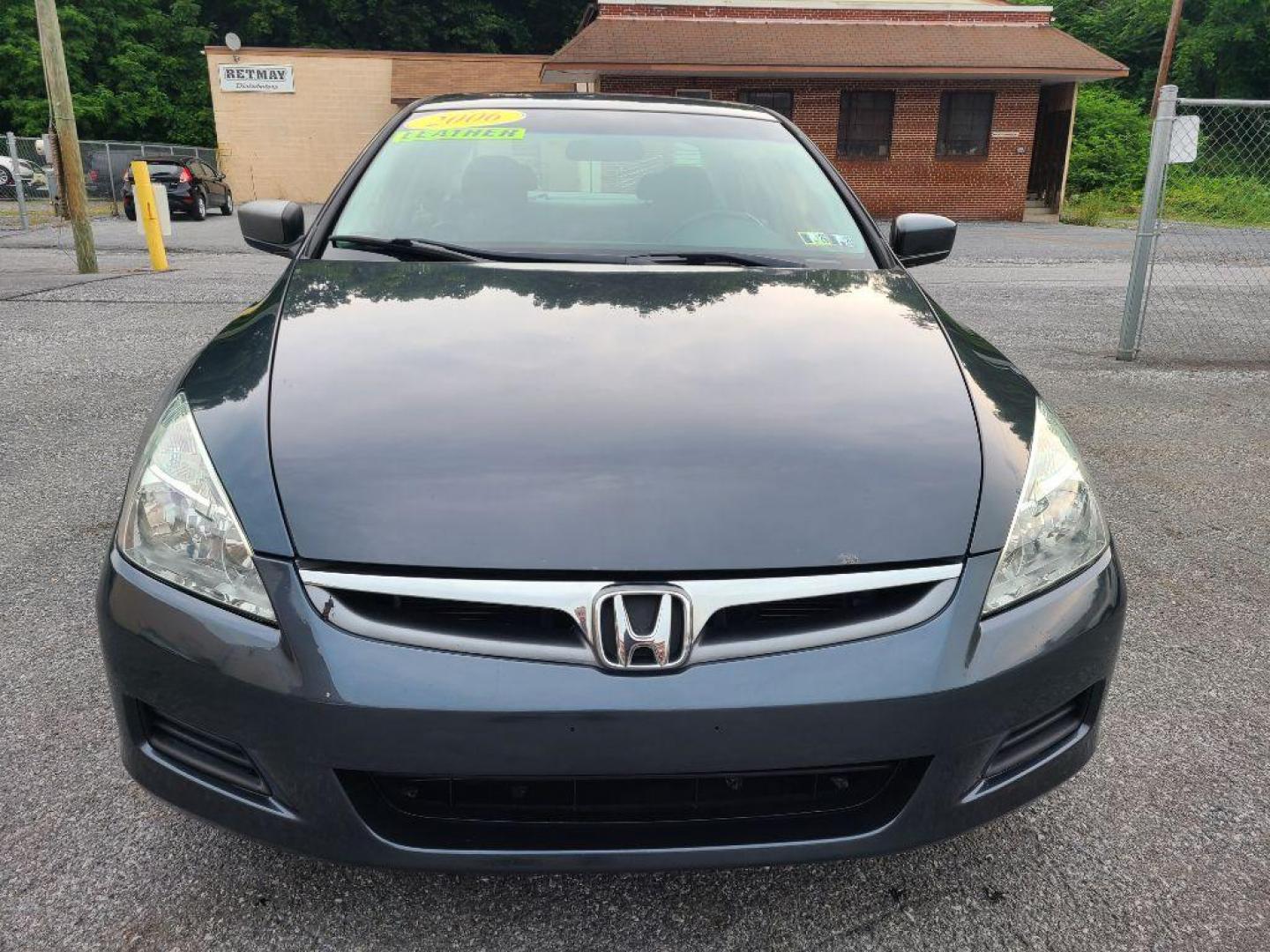 2006 GRAY HONDA ACCORD EX (1HGCM56746A) with an 2.4L engine, Automatic transmission, located at 117 North Cameron Street, Harrisburg, PA, 17101, (717) 963-8962, 40.266762, -76.875259 - WE FINANCE!!! Good Credit/ Bad Credit/ No Credit - ALL Trade-Ins Welcomed!!! ***Guaranteed Credit Approval*** APPLY ONLINE or CALL us TODAY ;) Internet Prices and Marketplace Prices are SPECIAL discounted ***CASH DEALS*** Retail Prices are higher. Please call us to discuss your cash and finan - Photo#7