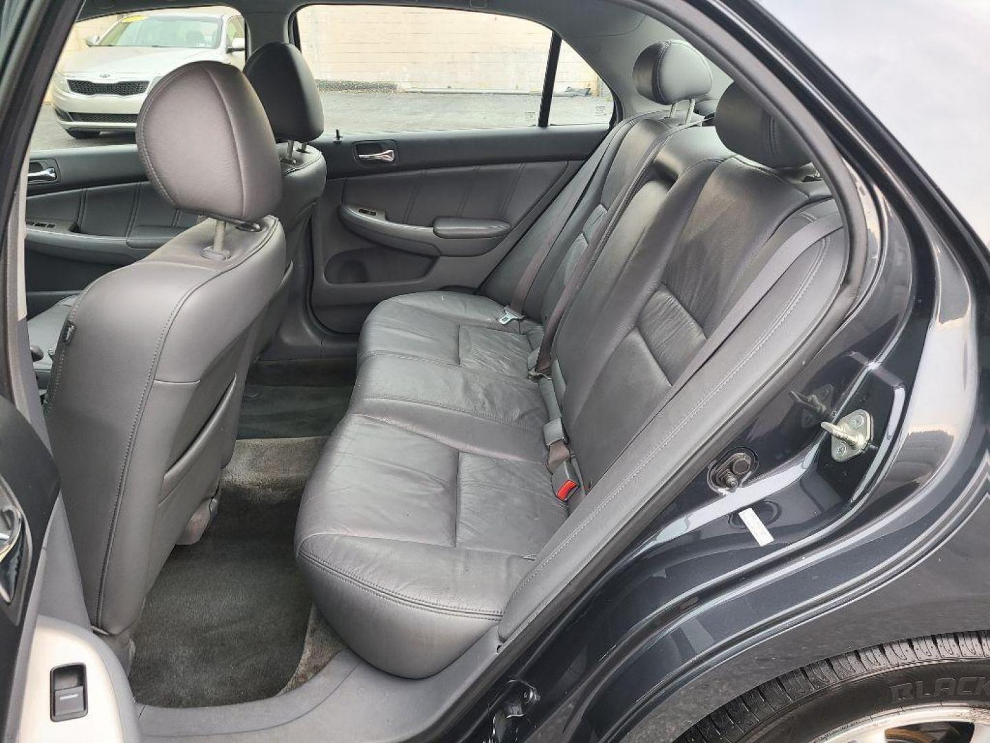2006 GRAY HONDA ACCORD EX (1HGCM56746A) with an 2.4L engine, Automatic transmission, located at 117 North Cameron Street, Harrisburg, PA, 17101, (717) 963-8962, 40.266762, -76.875259 - WE FINANCE!!! Good Credit/ Bad Credit/ No Credit - ALL Trade-Ins Welcomed!!! ***Guaranteed Credit Approval*** APPLY ONLINE or CALL us TODAY ;) Internet Prices and Marketplace Prices are SPECIAL discounted ***CASH DEALS*** Retail Prices are higher. Please call us to discuss your cash and finan - Photo#9