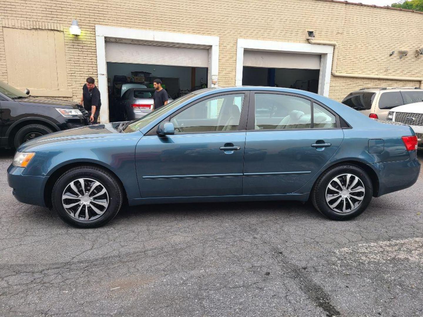 2006 BLUE HYUNDAI SONATA GL (KMHET46C16A) with an 2.4L engine, Automatic transmission, located at 7981 Paxton Street, Harrisburg, PA, 17111, (717) 561-2926, 40.261490, -76.749229 - WE FINANCE!!! Good Credit/ Bad Credit/ No Credit - ALL Trade-Ins Welcomed!!! ***Guaranteed Credit Approval*** APPLY ONLINE or CALL us TODAY ;) Internet Prices and Marketplace Prices are SPECIAL discounted ***CASH DEALS*** Retail Prices are higher. Please call us to discuss your cash and finan - Photo#1