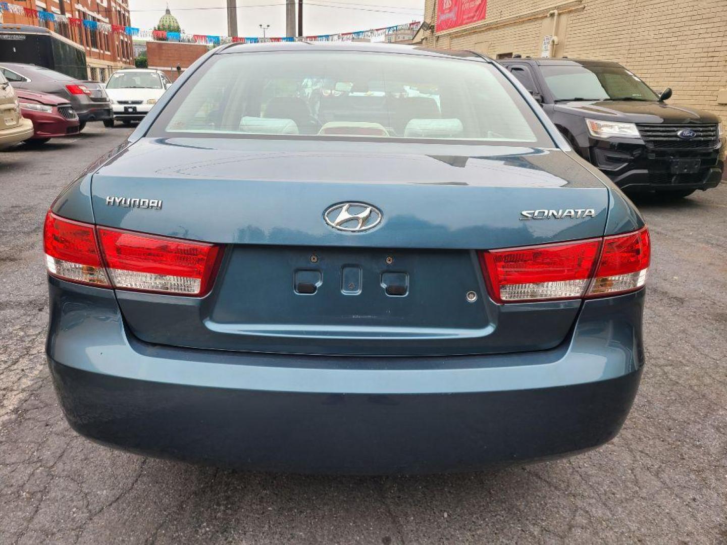 2006 BLUE HYUNDAI SONATA GL (KMHET46C16A) with an 2.4L engine, Automatic transmission, located at 7981 Paxton Street, Harrisburg, PA, 17111, (717) 561-2926, 40.261490, -76.749229 - WE FINANCE!!! Good Credit/ Bad Credit/ No Credit - ALL Trade-Ins Welcomed!!! ***Guaranteed Credit Approval*** APPLY ONLINE or CALL us TODAY ;) Internet Prices and Marketplace Prices are SPECIAL discounted ***CASH DEALS*** Retail Prices are higher. Please call us to discuss your cash and finan - Photo#3