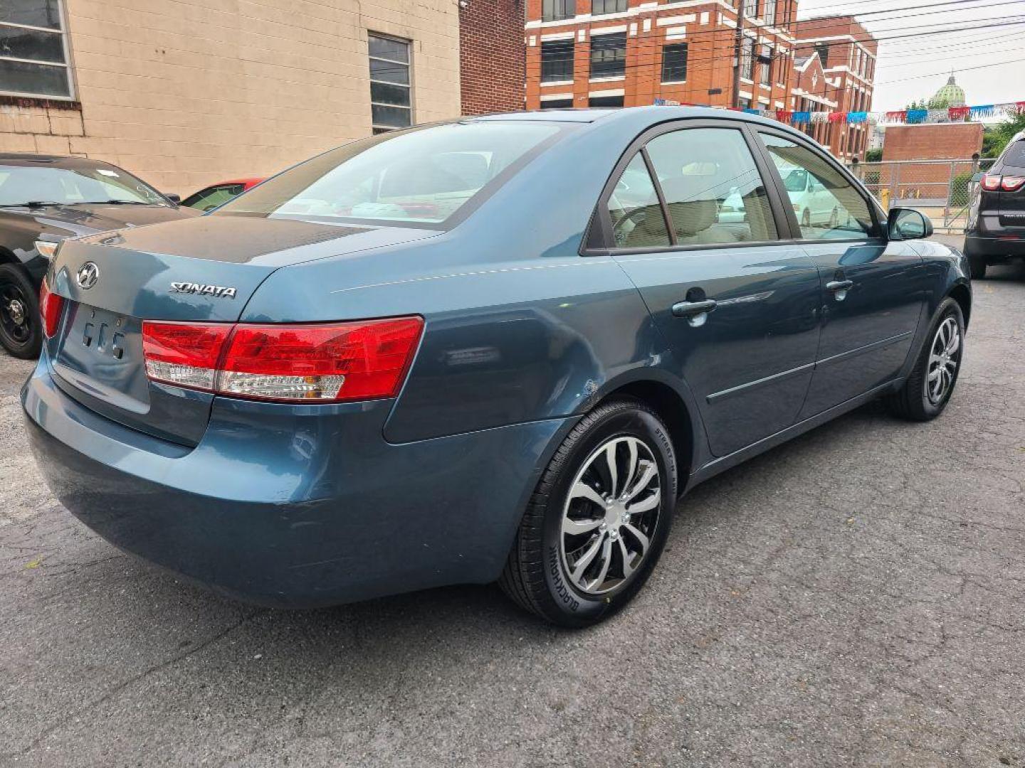 2006 BLUE HYUNDAI SONATA GL (KMHET46C16A) with an 2.4L engine, Automatic transmission, located at 7981 Paxton Street, Harrisburg, PA, 17111, (717) 561-2926, 40.261490, -76.749229 - WE FINANCE!!! Good Credit/ Bad Credit/ No Credit - ALL Trade-Ins Welcomed!!! ***Guaranteed Credit Approval*** APPLY ONLINE or CALL us TODAY ;) Internet Prices and Marketplace Prices are SPECIAL discounted ***CASH DEALS*** Retail Prices are higher. Please call us to discuss your cash and finan - Photo#4