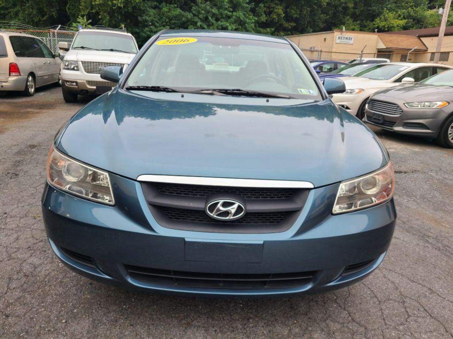 2006 BLUE HYUNDAI SONATA GL (KMHET46C16A) with an 2.4L engine, Automatic transmission, located at 7981 Paxton Street, Harrisburg, PA, 17111, (717) 561-2926, 40.261490, -76.749229 - WE FINANCE!!! Good Credit/ Bad Credit/ No Credit - ALL Trade-Ins Welcomed!!! ***Guaranteed Credit Approval*** APPLY ONLINE or CALL us TODAY ;) Internet Prices and Marketplace Prices are SPECIAL discounted ***CASH DEALS*** Retail Prices are higher. Please call us to discuss your cash and finan - Photo#7