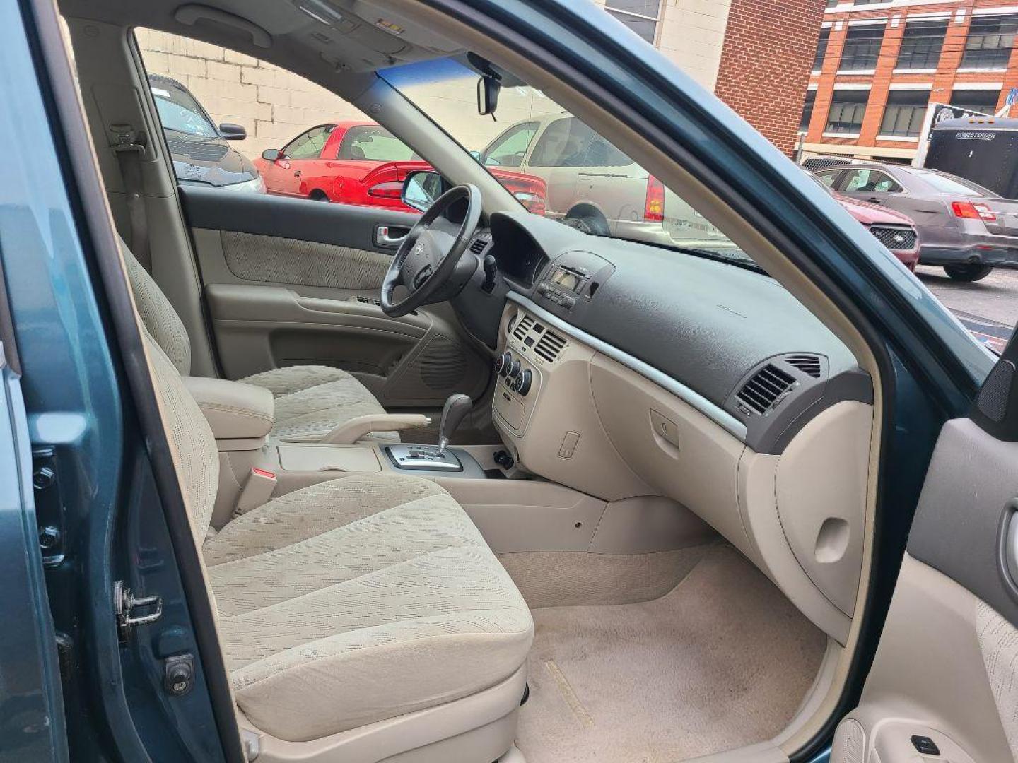 2006 BLUE HYUNDAI SONATA GL (KMHET46C16A) with an 2.4L engine, Automatic transmission, located at 7981 Paxton Street, Harrisburg, PA, 17111, (717) 561-2926, 40.261490, -76.749229 - WE FINANCE!!! Good Credit/ Bad Credit/ No Credit - ALL Trade-Ins Welcomed!!! ***Guaranteed Credit Approval*** APPLY ONLINE or CALL us TODAY ;) Internet Prices and Marketplace Prices are SPECIAL discounted ***CASH DEALS*** Retail Prices are higher. Please call us to discuss your cash and finan - Photo#8