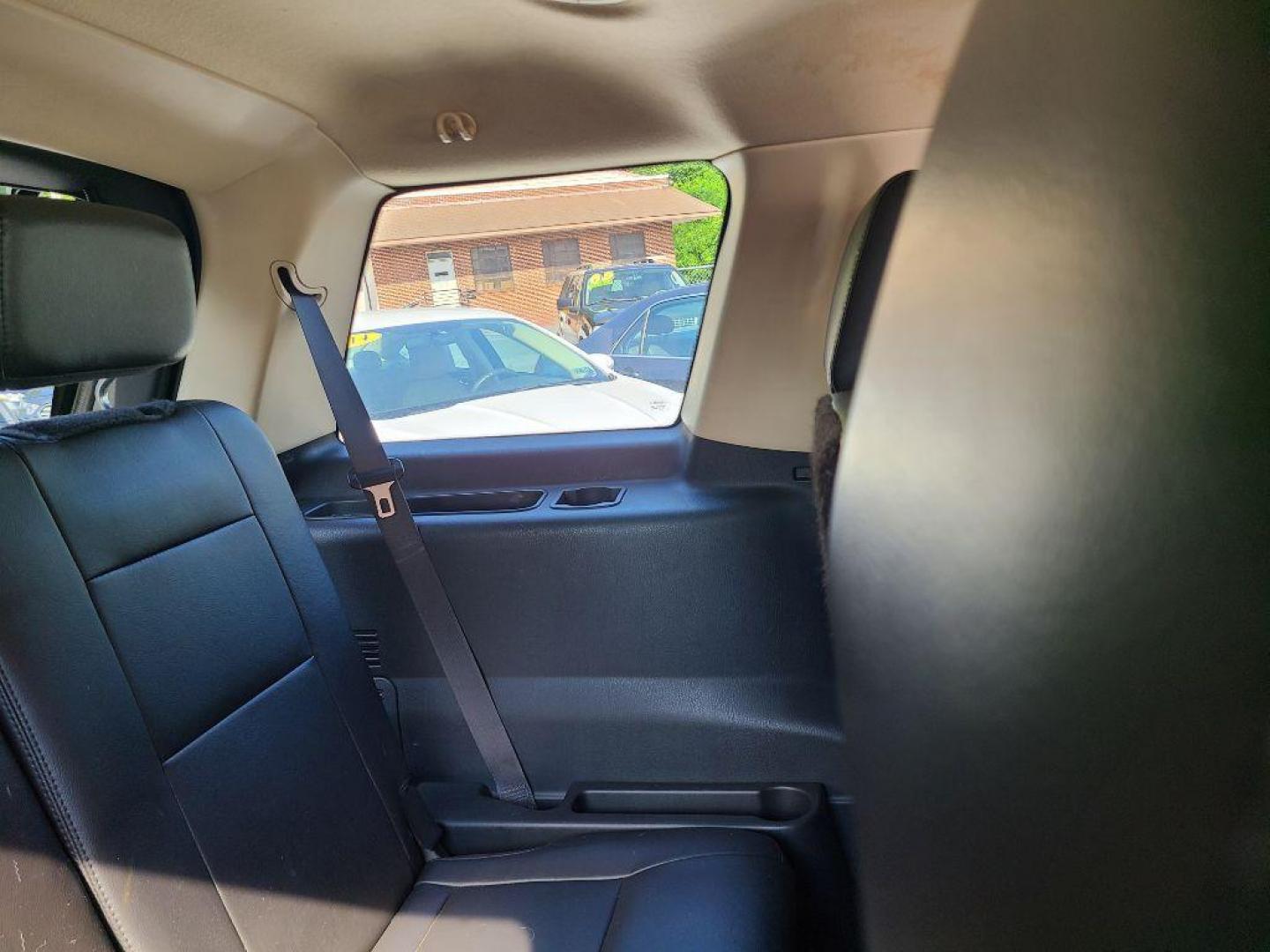 2006 BLACK MERCURY MOUNTAINEER PREMIER (4M2EU48806U) with an 4.6L engine, Automatic transmission, located at 117 North Cameron Street, Harrisburg, PA, 17101, (717) 963-8962, 40.266762, -76.875259 - WE FINANCE!!! Good Credit/ Bad Credit/ No Credit - ALL Trade-Ins Welcomed!!! ***Guaranteed Credit Approval*** APPLY ONLINE or CALL us TODAY ;) Internet Prices and Marketplace Prices are SPECIAL discounted ***CASH DEALS*** Retail Prices are higher. Please call us to discuss your cash and finan - Photo#9