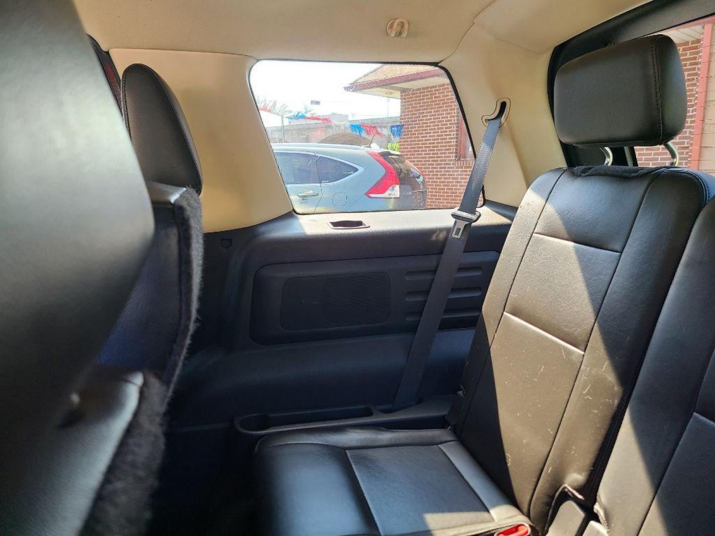 2006 BLACK MERCURY MOUNTAINEER PREMIER (4M2EU48806U) with an 4.6L engine, Automatic transmission, located at 117 North Cameron Street, Harrisburg, PA, 17101, (717) 963-8962, 40.266762, -76.875259 - WE FINANCE!!! Good Credit/ Bad Credit/ No Credit - ALL Trade-Ins Welcomed!!! ***Guaranteed Credit Approval*** APPLY ONLINE or CALL us TODAY ;) Internet Prices and Marketplace Prices are SPECIAL discounted ***CASH DEALS*** Retail Prices are higher. Please call us to discuss your cash and finan - Photo#13