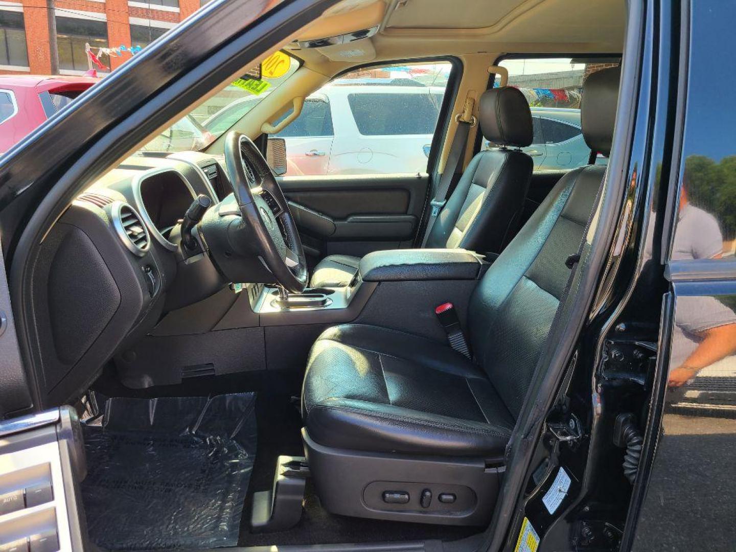 2006 BLACK MERCURY MOUNTAINEER PREMIER (4M2EU48806U) with an 4.6L engine, Automatic transmission, located at 117 North Cameron Street, Harrisburg, PA, 17101, (717) 963-8962, 40.266762, -76.875259 - WE FINANCE!!! Good Credit/ Bad Credit/ No Credit - ALL Trade-Ins Welcomed!!! ***Guaranteed Credit Approval*** APPLY ONLINE or CALL us TODAY ;) Internet Prices and Marketplace Prices are SPECIAL discounted ***CASH DEALS*** Retail Prices are higher. Please call us to discuss your cash and finan - Photo#15