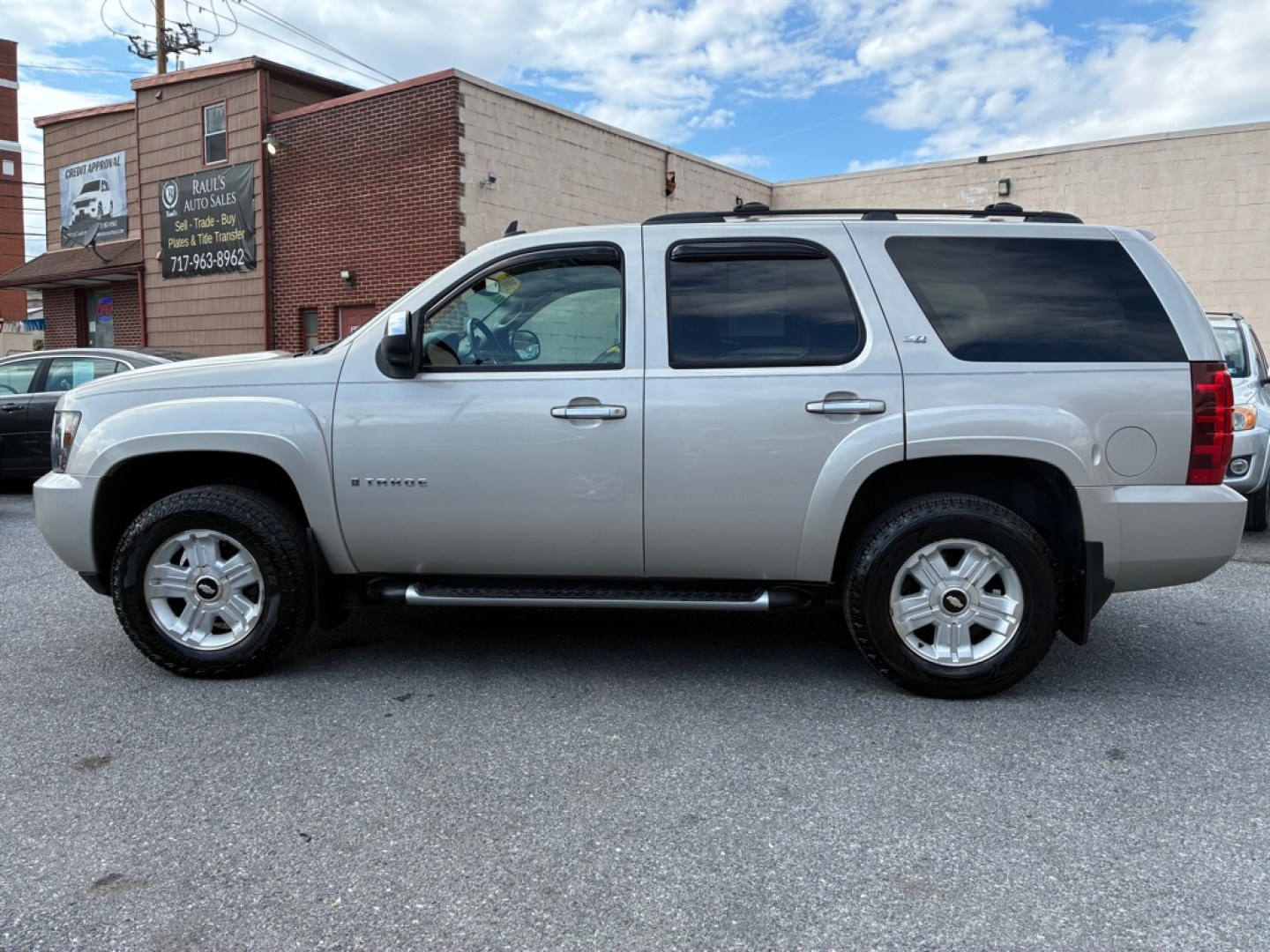 2007 SILVER CHEVROLET TAHOE Z71 1500 (1GNFK13037R) with an 5.3L engine, Automatic transmission, located at 117 North Cameron Street, Harrisburg, PA, 17101, (717) 963-8962, 40.266762, -76.875259 - WE FINANCE!!! Good Credit/ Challenged Credit/ No Credit - ALL Trade-Ins Welcomed!!! APPLY ONLINE or CALL us TODAY ;) Please call us to discuss your cash and/or financing options.- Photo#1