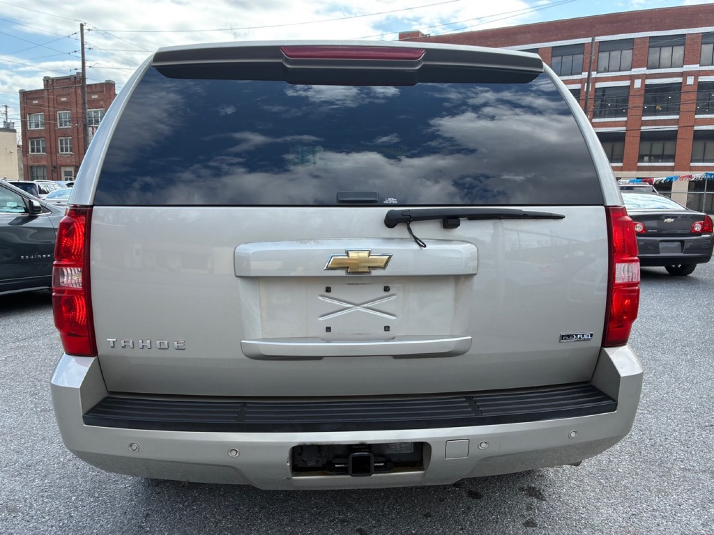 2007 SILVER CHEVROLET TAHOE Z71 1500 (1GNFK13037R) with an 5.3L engine, Automatic transmission, located at 117 North Cameron Street, Harrisburg, PA, 17101, (717) 963-8962, 40.266762, -76.875259 - WE FINANCE!!! Good Credit/ Challenged Credit/ No Credit - ALL Trade-Ins Welcomed!!! APPLY ONLINE or CALL us TODAY ;) Please call us to discuss your cash and/or financing options.- Photo#3