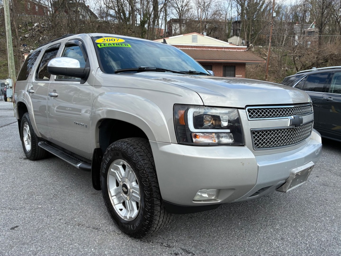 2007 SILVER CHEVROLET TAHOE Z71 1500 (1GNFK13037R) with an 5.3L engine, Automatic transmission, located at 117 North Cameron Street, Harrisburg, PA, 17101, (717) 963-8962, 40.266762, -76.875259 - WE FINANCE!!! Good Credit/ Challenged Credit/ No Credit - ALL Trade-Ins Welcomed!!! APPLY ONLINE or CALL us TODAY ;) Please call us to discuss your cash and/or financing options.- Photo#6