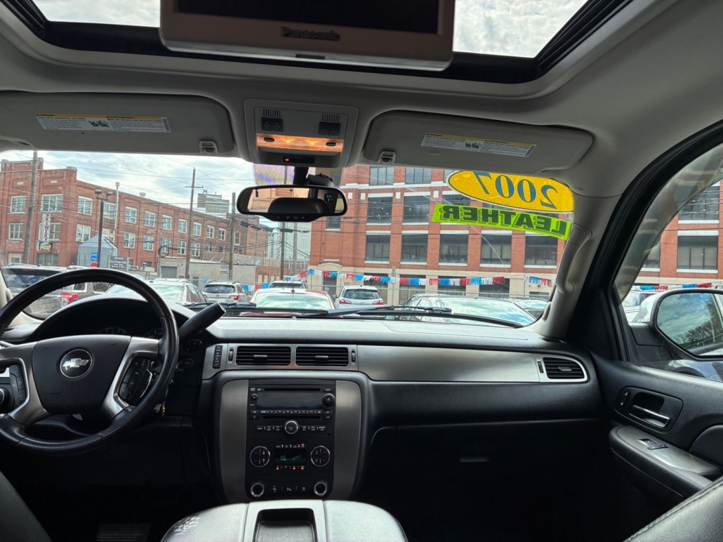 2007 SILVER CHEVROLET TAHOE Z71 1500 (1GNFK13037R) with an 5.3L engine, Automatic transmission, located at 117 North Cameron Street, Harrisburg, PA, 17101, (717) 963-8962, 40.266762, -76.875259 - WE FINANCE!!! Good Credit/ Challenged Credit/ No Credit - ALL Trade-Ins Welcomed!!! APPLY ONLINE or CALL us TODAY ;) Please call us to discuss your cash and/or financing options.- Photo#12