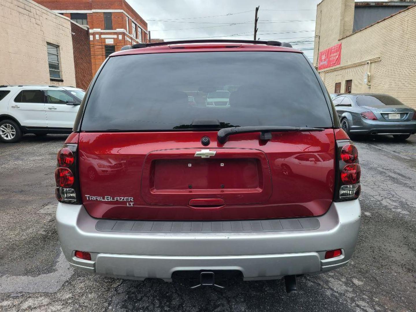 2007 RED CHEVROLET TRAILBLAZER LT (1GNDT13S872) with an 4.2L engine, Automatic transmission, located at 117 North Cameron Street, Harrisburg, PA, 17101, (717) 963-8962, 40.266762, -76.875259 - WE FINANCE!!! Good Credit/ Bad Credit/ No Credit - ALL Trade-Ins Welcomed!!! ***Guaranteed Credit Approval*** APPLY ONLINE or CALL us TODAY ;) Internet Prices and Marketplace Prices are SPECIAL discounted ***CASH DEALS*** Retail Prices are higher. Please call us to discuss your cash and finan - Photo#4