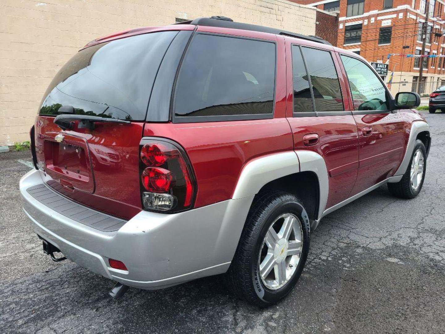 2007 RED CHEVROLET TRAILBLAZER LT (1GNDT13S872) with an 4.2L engine, Automatic transmission, located at 117 North Cameron Street, Harrisburg, PA, 17101, (717) 963-8962, 40.266762, -76.875259 - WE FINANCE!!! Good Credit/ Bad Credit/ No Credit - ALL Trade-Ins Welcomed!!! ***Guaranteed Credit Approval*** APPLY ONLINE or CALL us TODAY ;) Internet Prices and Marketplace Prices are SPECIAL discounted ***CASH DEALS*** Retail Prices are higher. Please call us to discuss your cash and finan - Photo#6