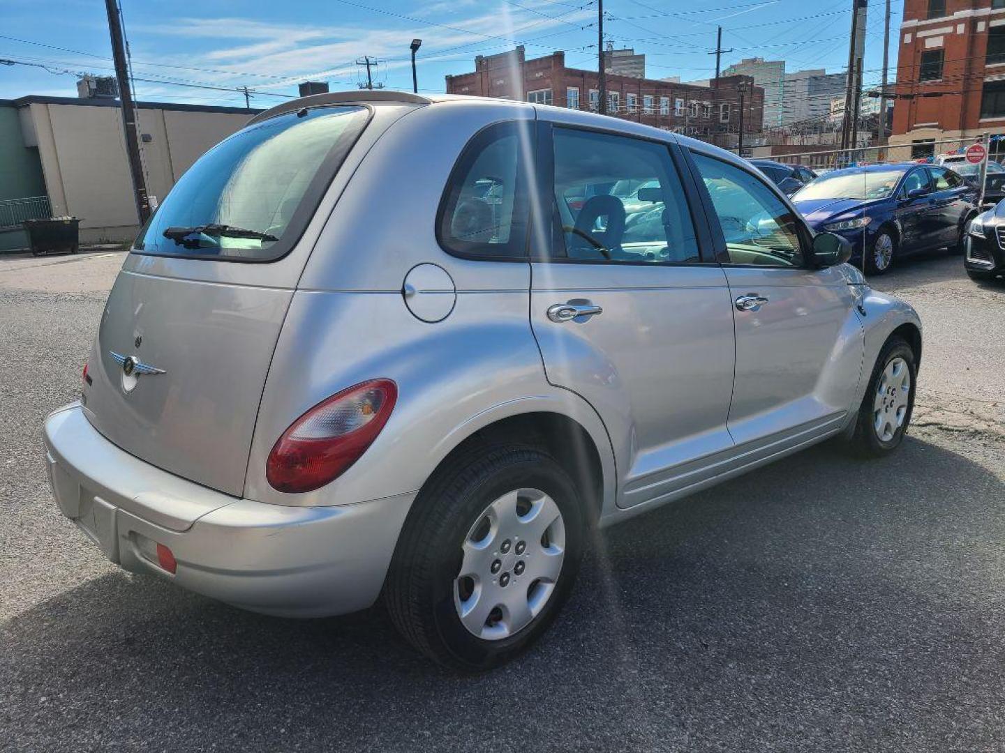 2007 SILVER CHRYSLER PT CRUISER WAGON (3A4FY48B77T) with an 2.4L engine, Automatic transmission, located at 117 North Cameron Street, Harrisburg, PA, 17101, (717) 963-8962, 40.266762, -76.875259 - WE FINANCE!!! Good Credit/ Bad Credit/ No Credit - ALL Trade-Ins Welcomed!!! ***Guaranteed Credit Approval*** APPLY ONLINE or CALL us TODAY ;) Please call us to discuss your cash and financing options. - Photo#4