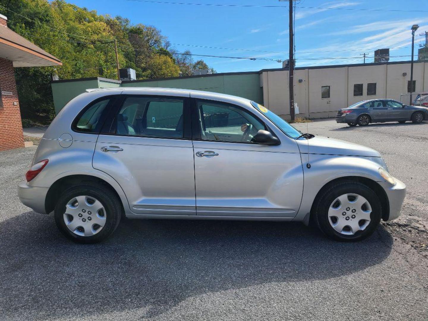 2007 SILVER CHRYSLER PT CRUISER WAGON (3A4FY48B77T) with an 2.4L engine, Automatic transmission, located at 117 North Cameron Street, Harrisburg, PA, 17101, (717) 963-8962, 40.266762, -76.875259 - WE FINANCE!!! Good Credit/ Bad Credit/ No Credit - ALL Trade-Ins Welcomed!!! ***Guaranteed Credit Approval*** APPLY ONLINE or CALL us TODAY ;) Please call us to discuss your cash and financing options. - Photo#5