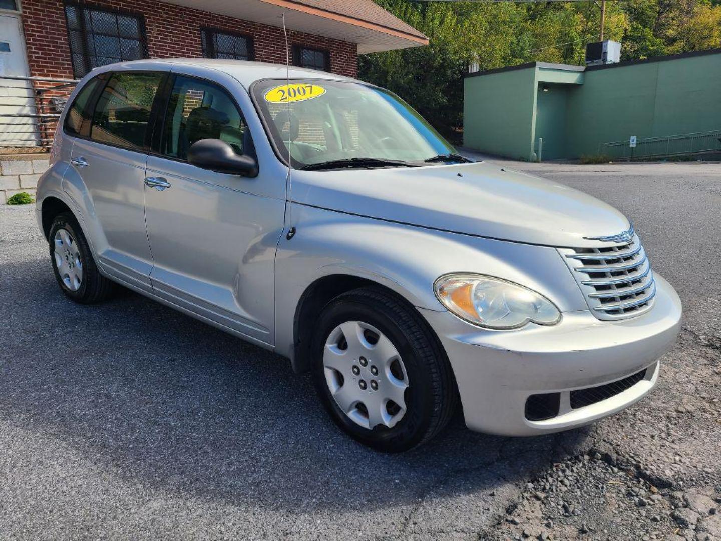 2007 SILVER CHRYSLER PT CRUISER WAGON (3A4FY48B77T) with an 2.4L engine, Automatic transmission, located at 117 North Cameron Street, Harrisburg, PA, 17101, (717) 963-8962, 40.266762, -76.875259 - WE FINANCE!!! Good Credit/ Bad Credit/ No Credit - ALL Trade-Ins Welcomed!!! ***Guaranteed Credit Approval*** APPLY ONLINE or CALL us TODAY ;) Please call us to discuss your cash and financing options. - Photo#6