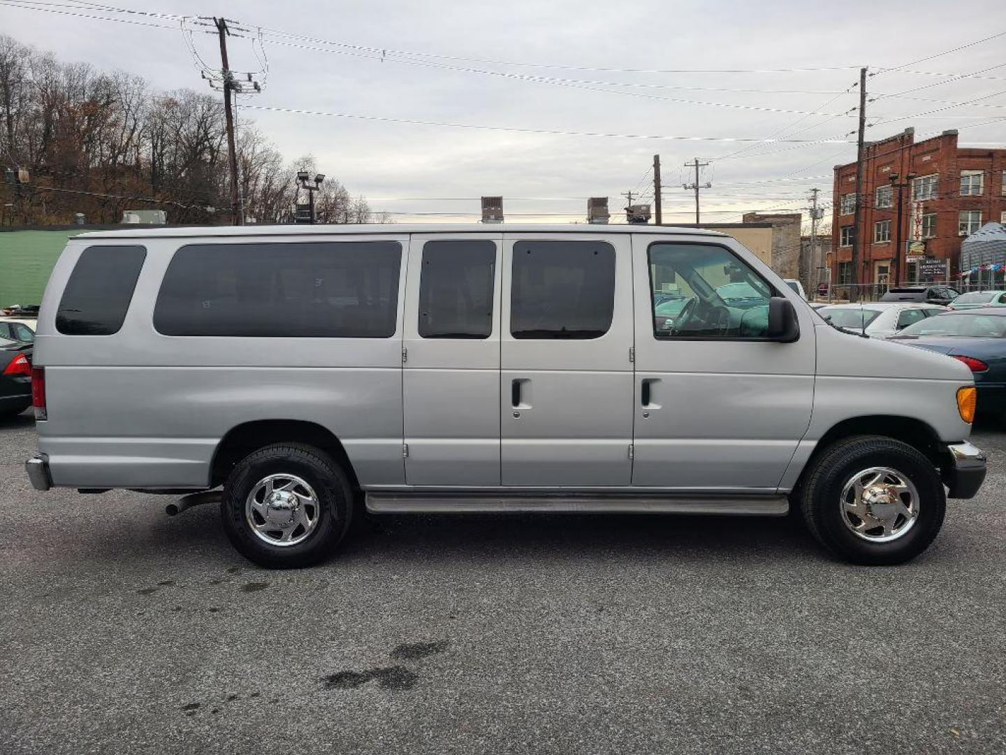 2007 SILVER FORD ECONOLINE XL E350 SUPER DUTY WAGON (1FBSS31L57D) , Automatic transmission, located at 117 North Cameron Street, Harrisburg, PA, 17101, (717) 963-8962, 40.266762, -76.875259 - WE FINANCE!!! Good Credit/ Bad Credit/ No Credit - ALL Trade-Ins Welcomed!!! ***Guaranteed Credit Approval*** APPLY ONLINE or CALL us TODAY ;) Internet Prices and Marketplace Prices are SPECIAL discounted ***CASH DEALS*** Retail Prices are higher. Please call us to discuss your cash and finan - Photo#5