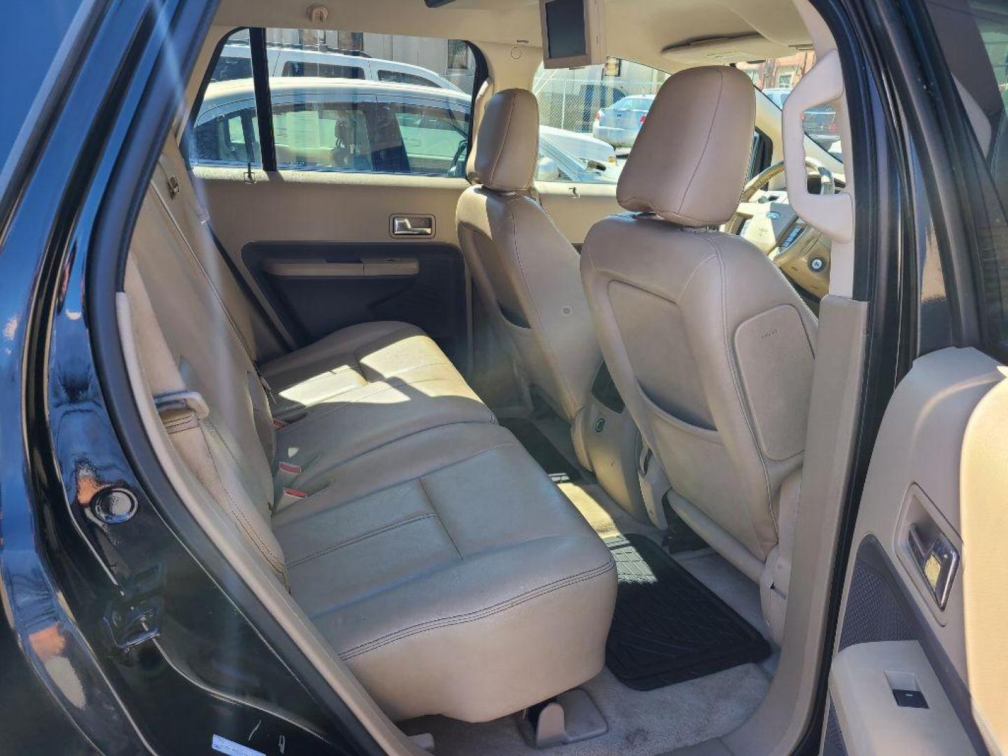 2007 BLACK FORD EDGE SEL PLUS (2FMDK49C17B) with an 3.5L engine, Automatic transmission, located at 117 North Cameron Street, Harrisburg, PA, 17101, (717) 963-8962, 40.266762, -76.875259 - WE FINANCE!!! Good Credit/ Bad Credit/ No Credit - ALL Trade-Ins Welcomed!!! ***Guaranteed Credit Approval*** APPLY ONLINE or CALL us TODAY ;) Internet Prices and Marketplace Prices are SPECIAL discounted ***CASH DEALS*** Retail Prices are higher. Please call us to discuss your cash and finan - Photo#11