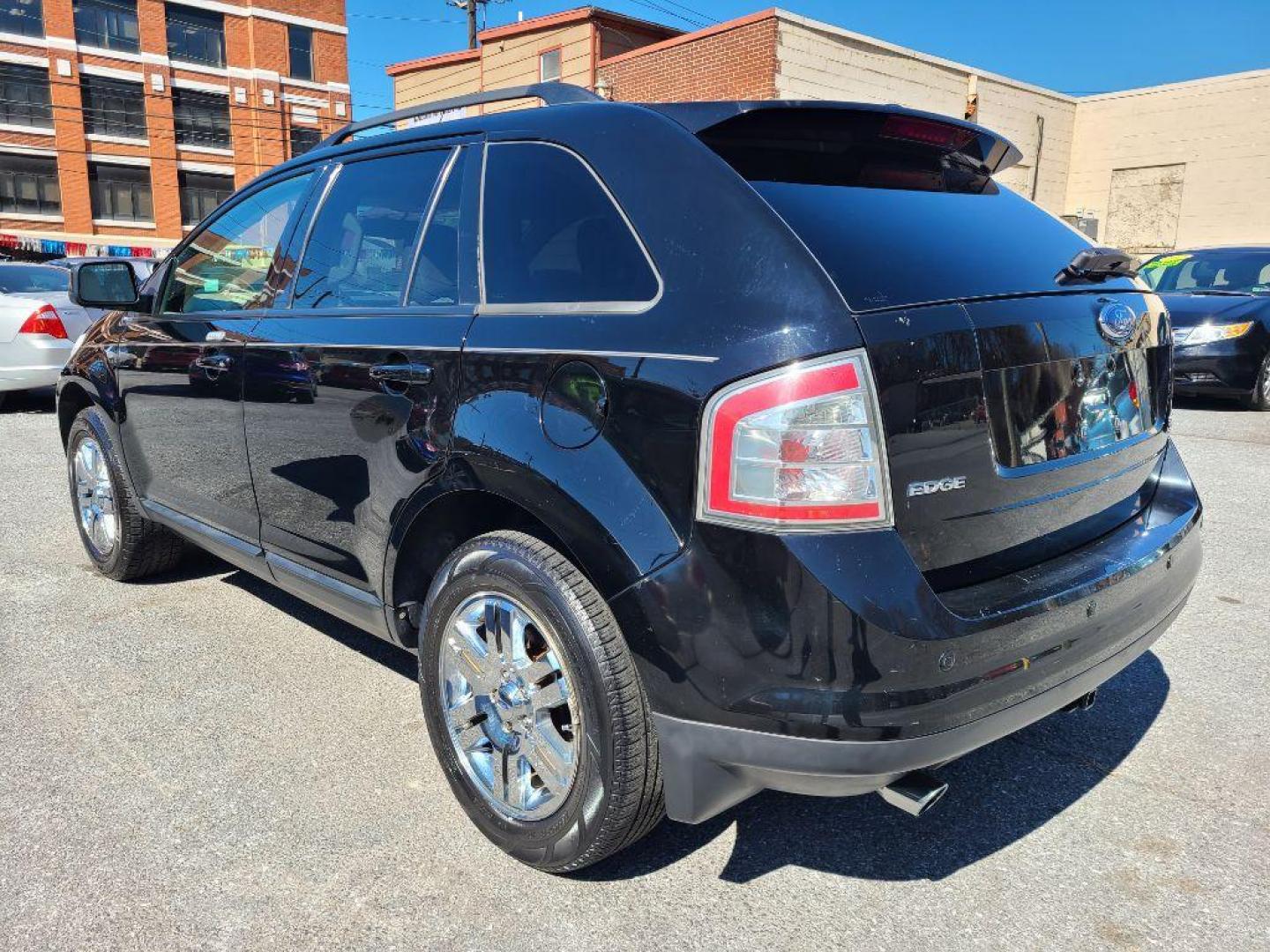 2007 BLACK FORD EDGE SEL PLUS (2FMDK49C17B) with an 3.5L engine, Automatic transmission, located at 117 North Cameron Street, Harrisburg, PA, 17101, (717) 963-8962, 40.266762, -76.875259 - WE FINANCE!!! Good Credit/ Bad Credit/ No Credit - ALL Trade-Ins Welcomed!!! ***Guaranteed Credit Approval*** APPLY ONLINE or CALL us TODAY ;) Internet Prices and Marketplace Prices are SPECIAL discounted ***CASH DEALS*** Retail Prices are higher. Please call us to discuss your cash and finan - Photo#2