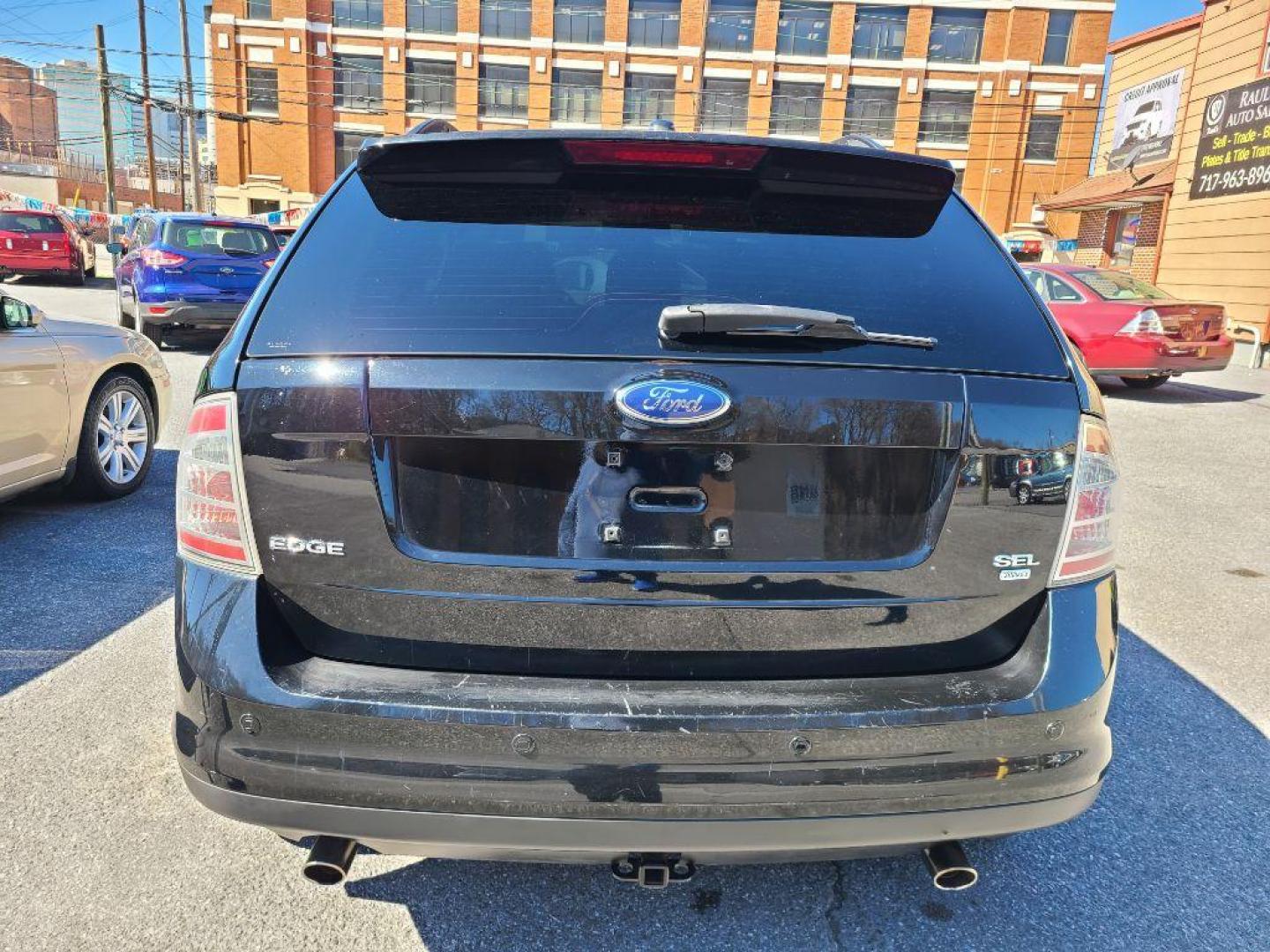 2007 BLACK FORD EDGE SEL PLUS (2FMDK49C17B) with an 3.5L engine, Automatic transmission, located at 117 North Cameron Street, Harrisburg, PA, 17101, (717) 963-8962, 40.266762, -76.875259 - WE FINANCE!!! Good Credit/ Bad Credit/ No Credit - ALL Trade-Ins Welcomed!!! ***Guaranteed Credit Approval*** APPLY ONLINE or CALL us TODAY ;) Internet Prices and Marketplace Prices are SPECIAL discounted ***CASH DEALS*** Retail Prices are higher. Please call us to discuss your cash and finan - Photo#3