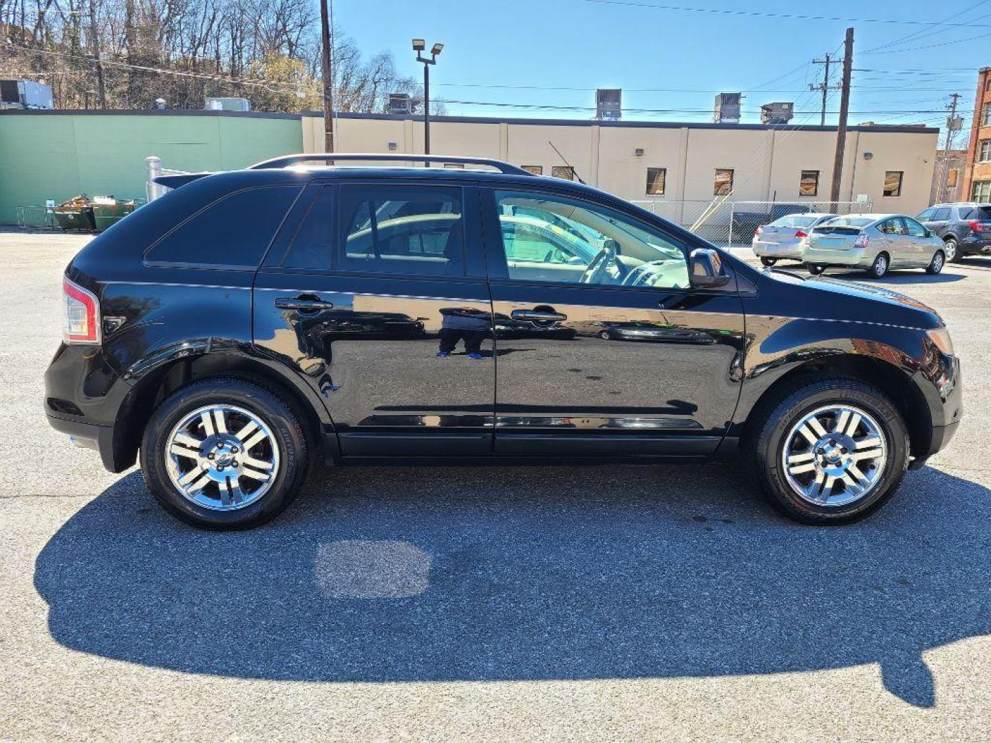 2007 BLACK FORD EDGE SEL PLUS (2FMDK49C17B) with an 3.5L engine, Automatic transmission, located at 117 North Cameron Street, Harrisburg, PA, 17101, (717) 963-8962, 40.266762, -76.875259 - WE FINANCE!!! Good Credit/ Bad Credit/ No Credit - ALL Trade-Ins Welcomed!!! ***Guaranteed Credit Approval*** APPLY ONLINE or CALL us TODAY ;) Internet Prices and Marketplace Prices are SPECIAL discounted ***CASH DEALS*** Retail Prices are higher. Please call us to discuss your cash and finan - Photo#5