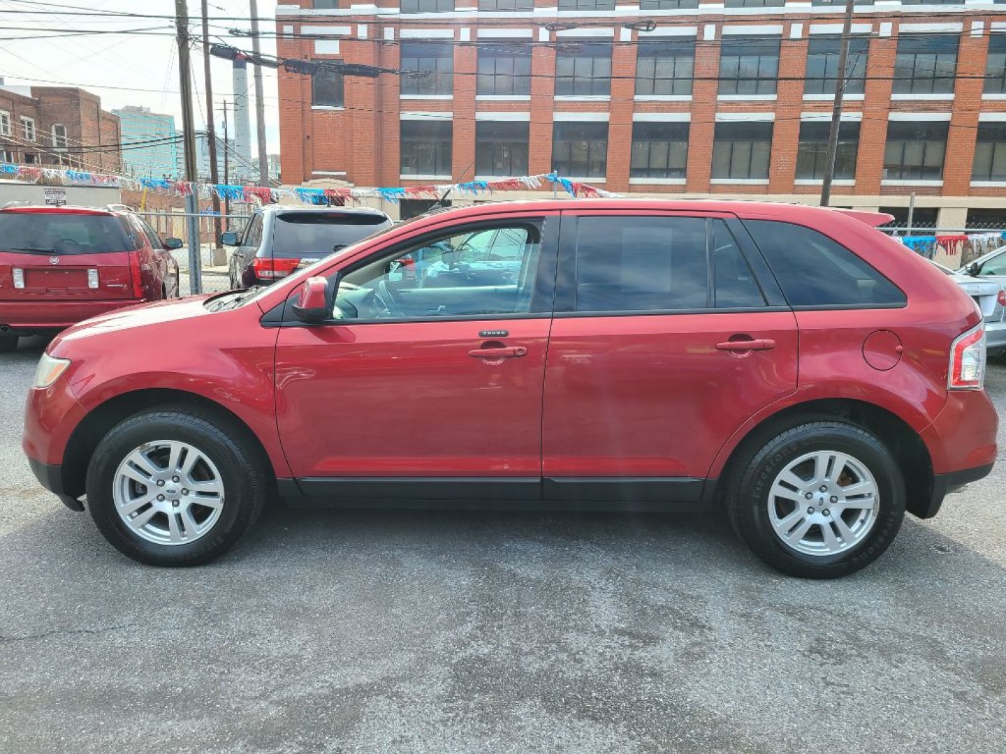 2007 RED FORD EDGE SEL (2FMDK38C77B) with an 3.5L engine, Automatic transmission, located at 117 North Cameron Street, Harrisburg, PA, 17101, (717) 963-8962, 40.266762, -76.875259 - WE FINANCE!!! Good Credit/ Challenged Credit/ No Credit - ALL Trade-Ins Welcomed!!! APPLY ONLINE or CALL us TODAY ;) Please call us to discuss your cash and/or financing options.- Photo#1