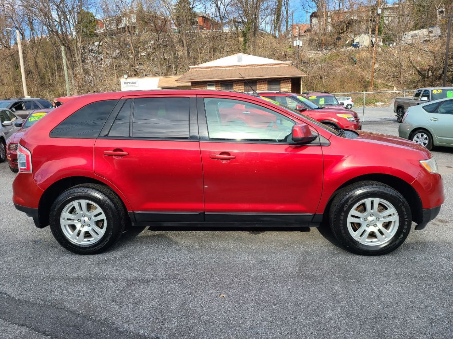 2007 RED FORD EDGE SEL (2FMDK38C77B) with an 3.5L engine, Automatic transmission, located at 117 North Cameron Street, Harrisburg, PA, 17101, (717) 963-8962, 40.266762, -76.875259 - WE FINANCE!!! Good Credit/ Challenged Credit/ No Credit - ALL Trade-Ins Welcomed!!! APPLY ONLINE or CALL us TODAY ;) Please call us to discuss your cash and/or financing options.- Photo#5