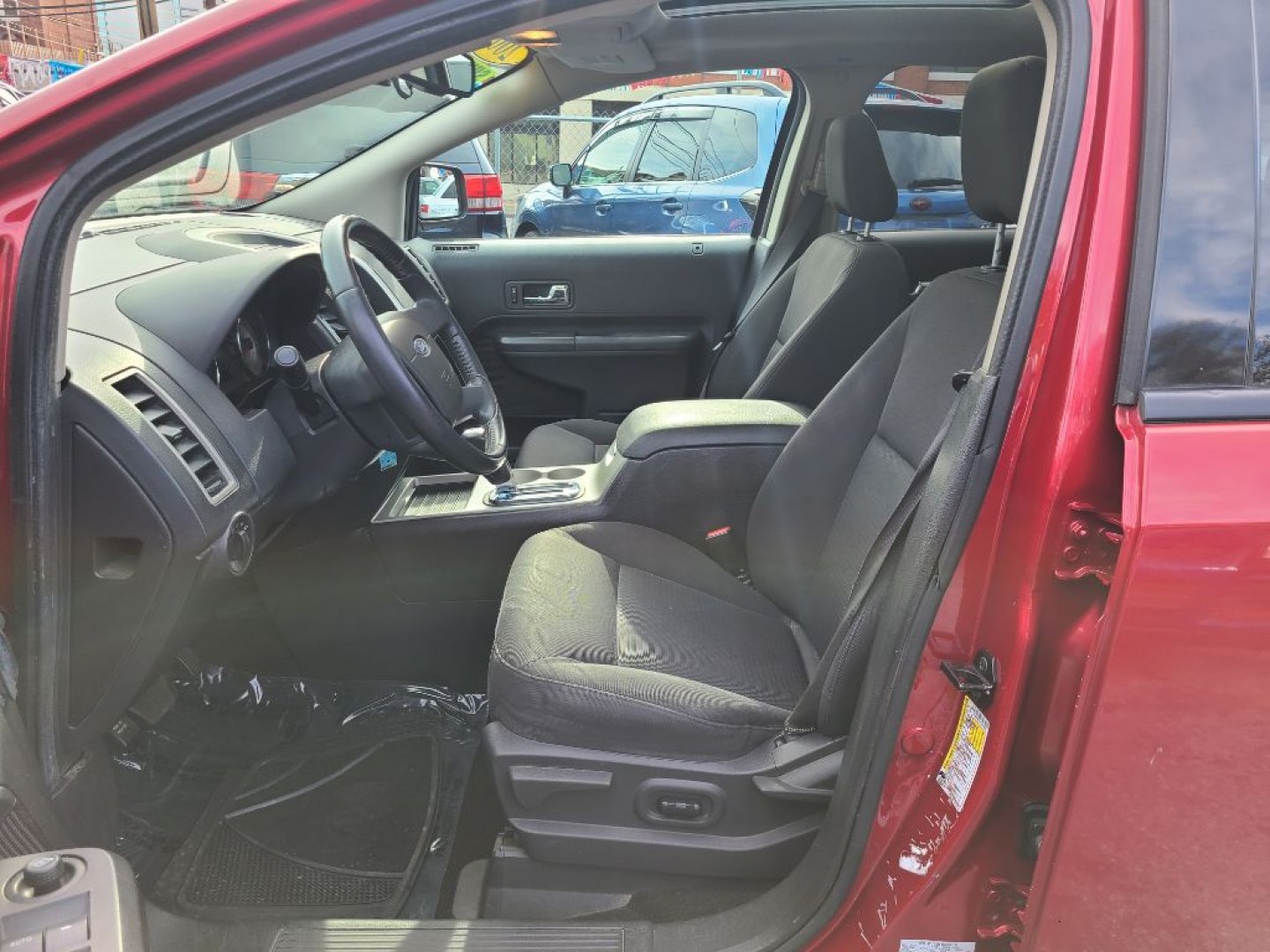 2007 RED FORD EDGE SEL (2FMDK38C77B) with an 3.5L engine, Automatic transmission, located at 117 North Cameron Street, Harrisburg, PA, 17101, (717) 963-8962, 40.266762, -76.875259 - WE FINANCE!!! Good Credit/ Challenged Credit/ No Credit - ALL Trade-Ins Welcomed!!! APPLY ONLINE or CALL us TODAY ;) Please call us to discuss your cash and/or financing options.- Photo#8