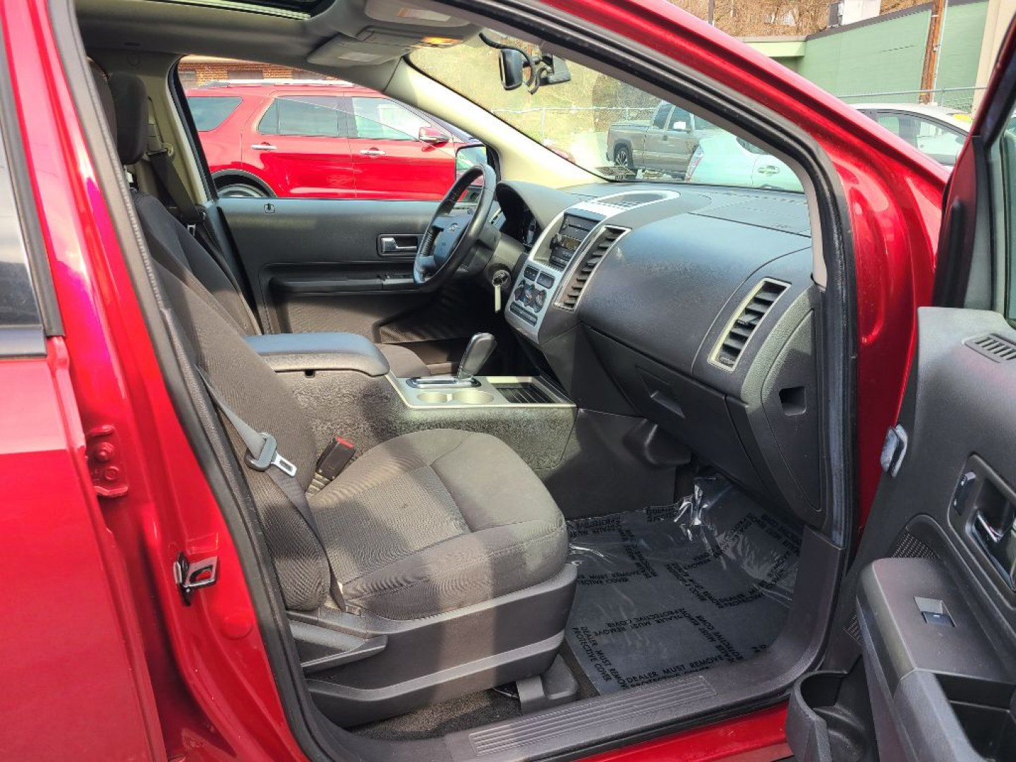 2007 RED FORD EDGE SEL (2FMDK38C77B) with an 3.5L engine, Automatic transmission, located at 117 North Cameron Street, Harrisburg, PA, 17101, (717) 963-8962, 40.266762, -76.875259 - WE FINANCE!!! Good Credit/ Challenged Credit/ No Credit - ALL Trade-Ins Welcomed!!! APPLY ONLINE or CALL us TODAY ;) Please call us to discuss your cash and/or financing options.- Photo#9
