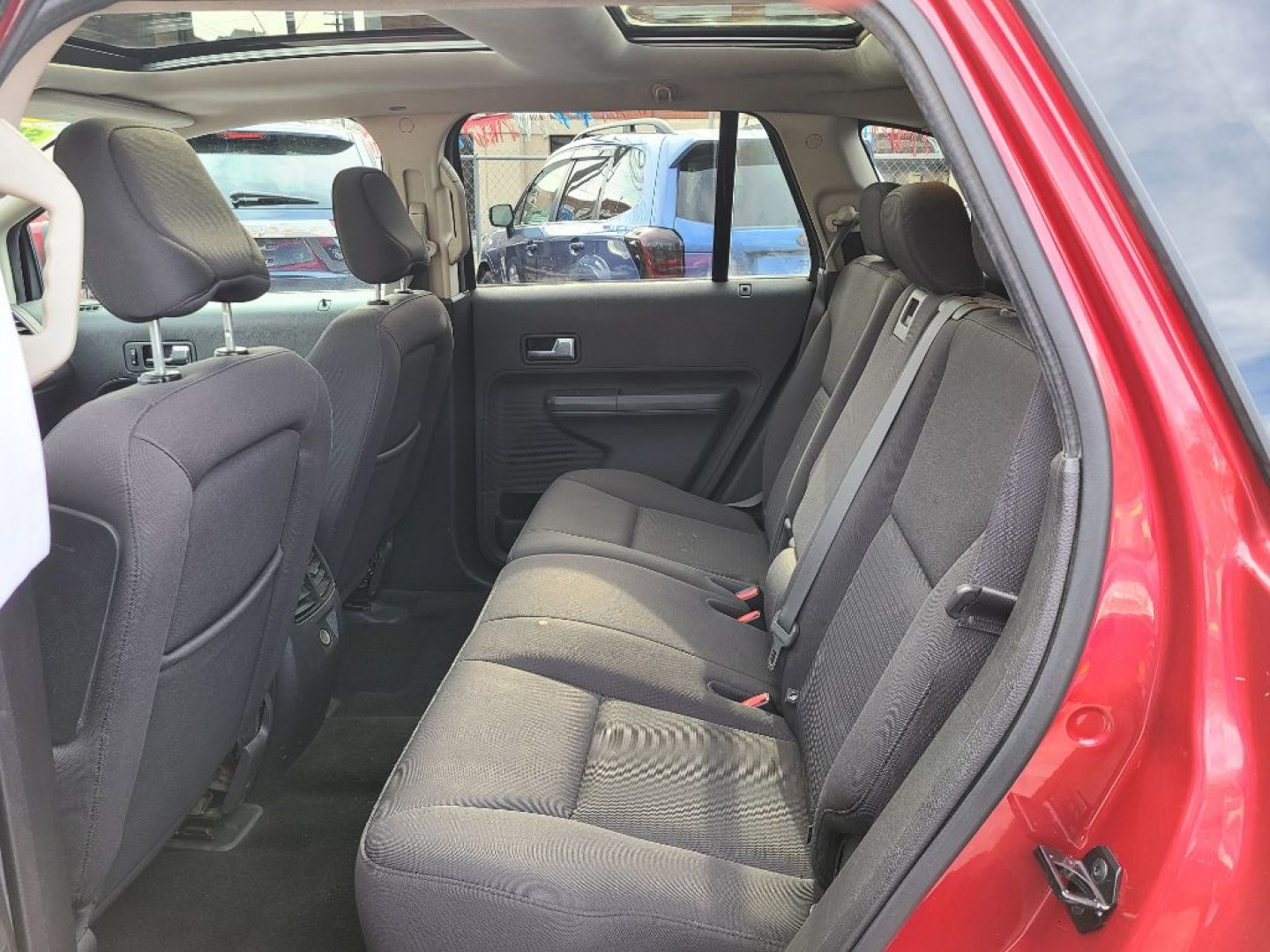 2007 RED FORD EDGE SEL (2FMDK38C77B) with an 3.5L engine, Automatic transmission, located at 117 North Cameron Street, Harrisburg, PA, 17101, (717) 963-8962, 40.266762, -76.875259 - WE FINANCE!!! Good Credit/ Challenged Credit/ No Credit - ALL Trade-Ins Welcomed!!! APPLY ONLINE or CALL us TODAY ;) Please call us to discuss your cash and/or financing options.- Photo#11