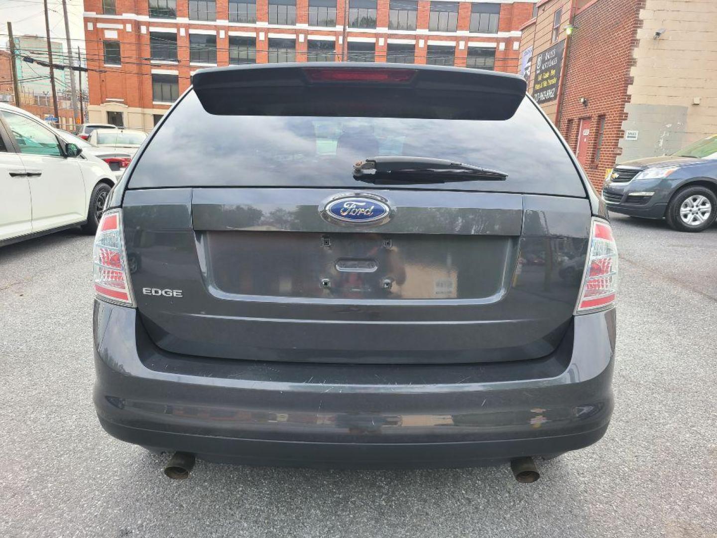 2007 GRAY FORD EDGE SE (2FMDK36C07B) with an 3.5L engine, Automatic transmission, located at 117 North Cameron Street, Harrisburg, PA, 17101, (717) 963-8962, 40.266762, -76.875259 - WE FINANCE!!! Good Credit/ Bad Credit/ No Credit - ALL Trade-Ins Welcomed!!! ***Guaranteed Credit Approval*** APPLY ONLINE or CALL us TODAY ;) Internet Prices and Marketplace Prices are SPECIAL discounted ***CASH DEALS*** Retail Prices are higher. Please call us to discuss your cash and finan - Photo#1