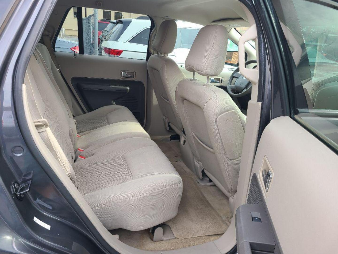 2007 GRAY FORD EDGE SE (2FMDK36C07B) with an 3.5L engine, Automatic transmission, located at 117 North Cameron Street, Harrisburg, PA, 17101, (717) 963-8962, 40.266762, -76.875259 - WE FINANCE!!! Good Credit/ Bad Credit/ No Credit - ALL Trade-Ins Welcomed!!! ***Guaranteed Credit Approval*** APPLY ONLINE or CALL us TODAY ;) Internet Prices and Marketplace Prices are SPECIAL discounted ***CASH DEALS*** Retail Prices are higher. Please call us to discuss your cash and finan - Photo#8