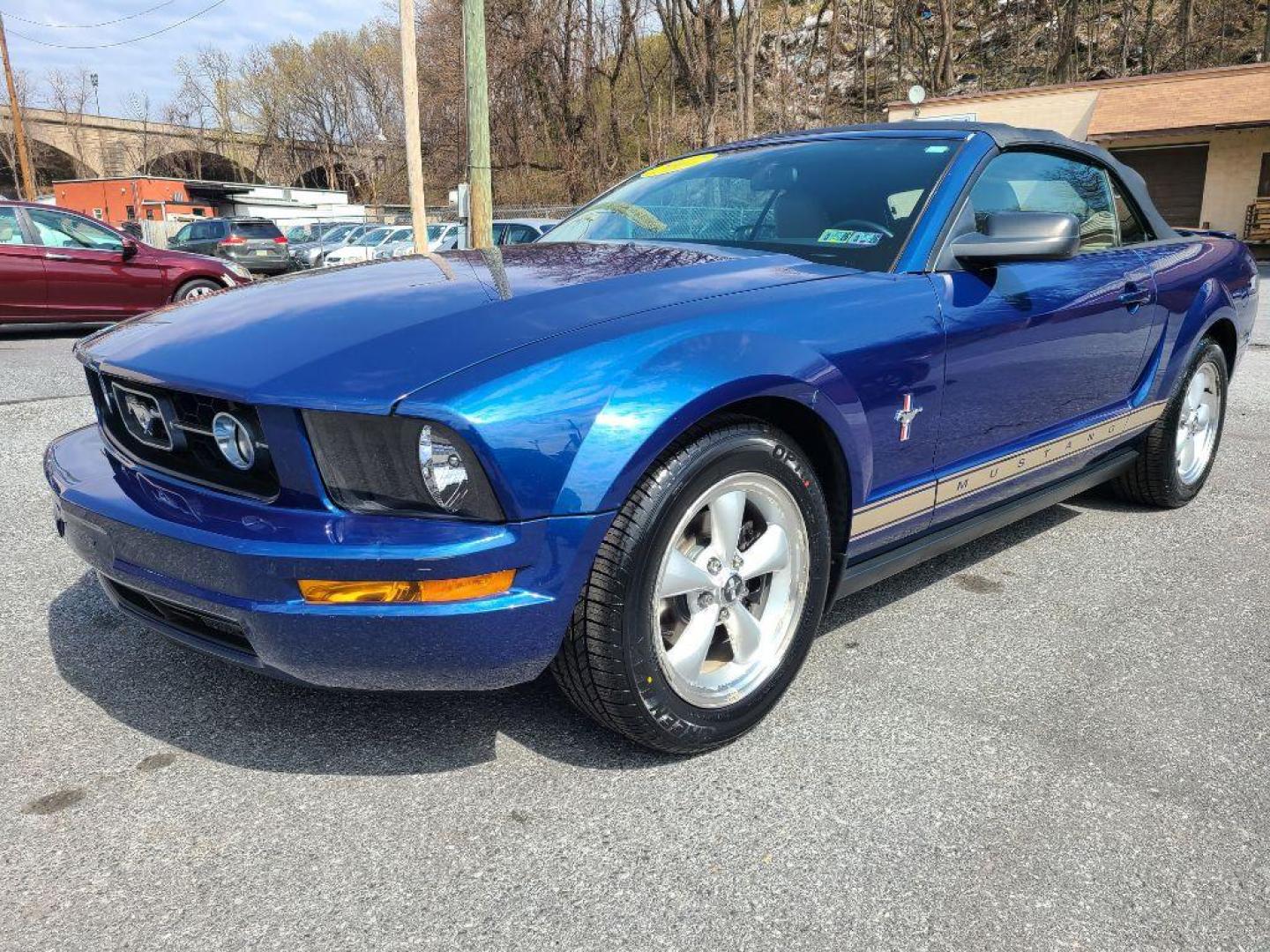 2007 BLUE FORD MUSTANG BASE (1ZVHT84N475) with an 4.0L engine, Automatic transmission, located at 117 North Cameron Street, Harrisburg, PA, 17101, (717) 963-8962, 40.266762, -76.875259 - WE FINANCE!!! Good Credit/ Bad Credit/ No Credit - ALL Trade-Ins Welcomed!!! ***Guaranteed Credit Approval*** APPLY ONLINE or CALL us TODAY ;) Internet Prices and Marketplace Prices are SPECIAL discounted ***CASH DEALS*** Retail Prices are higher. Please call us to discuss your cash and finan - Photo#0