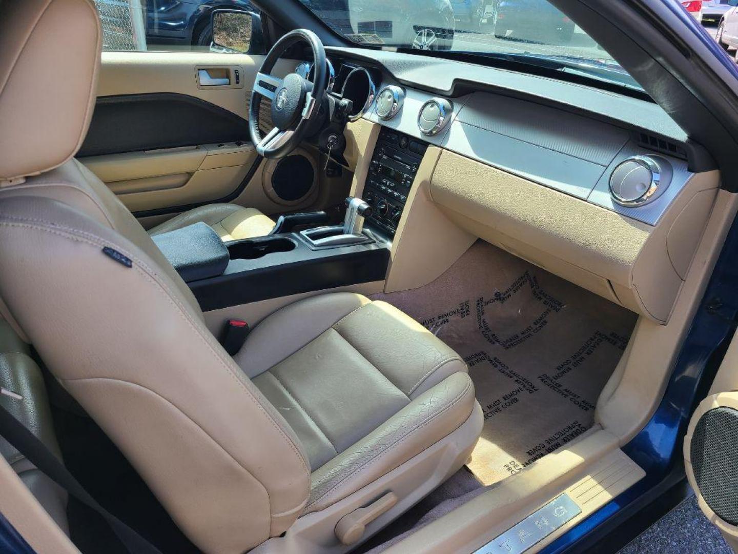 2007 BLUE FORD MUSTANG BASE (1ZVHT84N475) with an 4.0L engine, Automatic transmission, located at 117 North Cameron Street, Harrisburg, PA, 17101, (717) 963-8962, 40.266762, -76.875259 - WE FINANCE!!! Good Credit/ Bad Credit/ No Credit - ALL Trade-Ins Welcomed!!! ***Guaranteed Credit Approval*** APPLY ONLINE or CALL us TODAY ;) Internet Prices and Marketplace Prices are SPECIAL discounted ***CASH DEALS*** Retail Prices are higher. Please call us to discuss your cash and finan - Photo#11