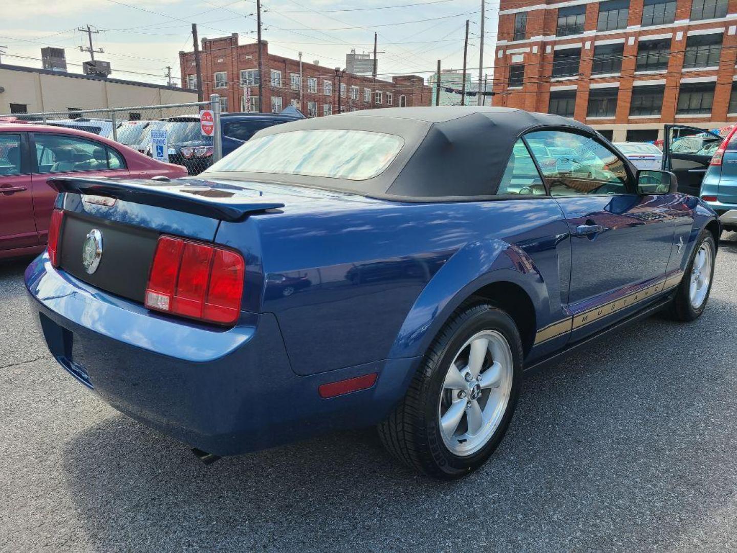 2007 BLUE FORD MUSTANG BASE (1ZVHT84N475) with an 4.0L engine, Automatic transmission, located at 117 North Cameron Street, Harrisburg, PA, 17101, (717) 963-8962, 40.266762, -76.875259 - WE FINANCE!!! Good Credit/ Bad Credit/ No Credit - ALL Trade-Ins Welcomed!!! ***Guaranteed Credit Approval*** APPLY ONLINE or CALL us TODAY ;) Internet Prices and Marketplace Prices are SPECIAL discounted ***CASH DEALS*** Retail Prices are higher. Please call us to discuss your cash and finan - Photo#4