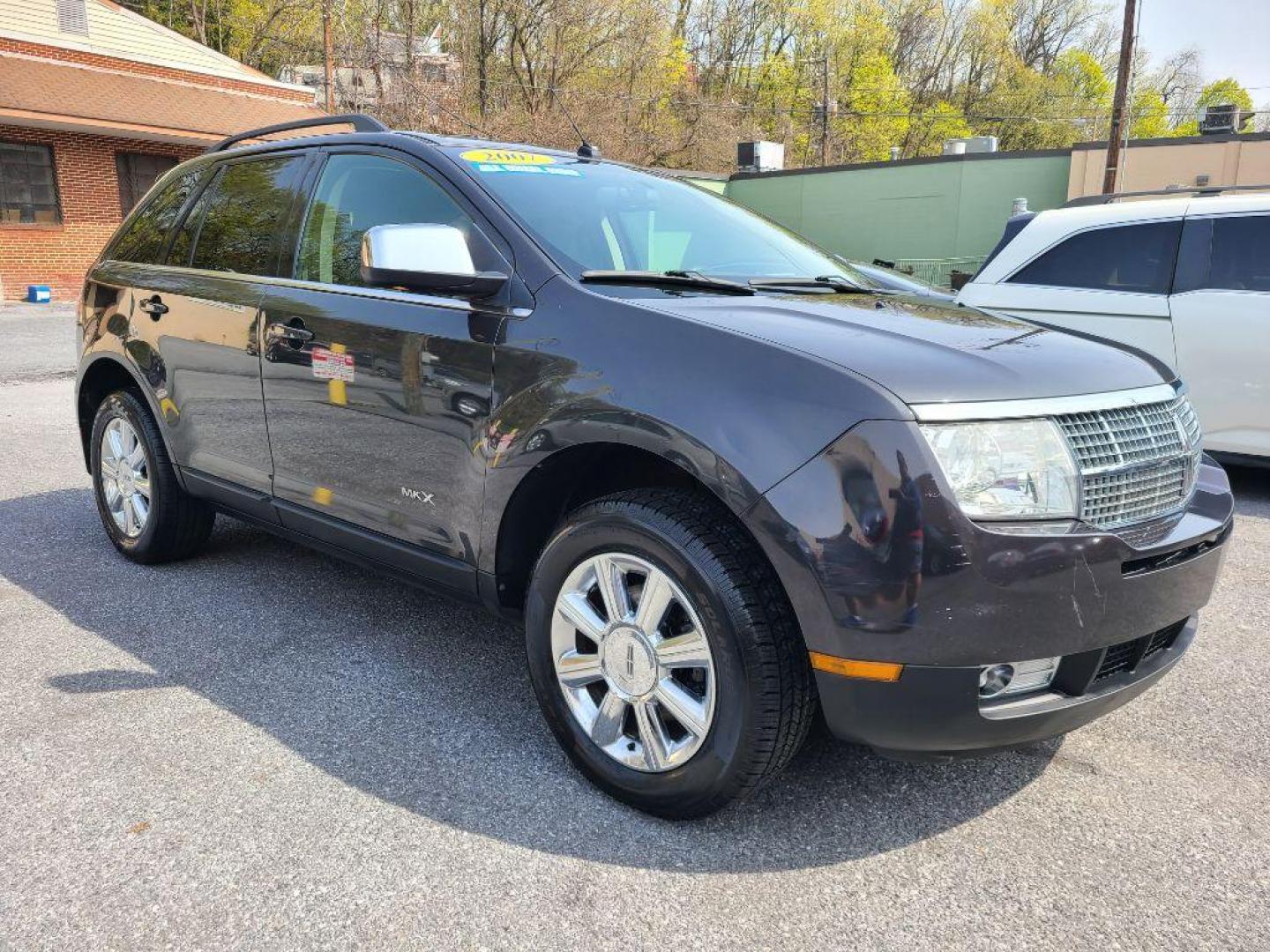 2007 GREY LINCOLN MKX AWD (2LMDU88C17B) with an 3.5L engine, Automatic transmission, located at 117 North Cameron Street, Harrisburg, PA, 17101, (717) 963-8962, 40.266762, -76.875259 - WE FINANCE!!! Good Credit/ Bad Credit/ No Credit - ALL Trade-Ins Welcomed!!! ***Guaranteed Credit Approval*** APPLY ONLINE or CALL us TODAY ;) Internet Prices and Marketplace Prices are SPECIAL discounted ***CASH DEALS*** Retail Prices are higher. Please call us to discuss your cash and finan - Photo#2