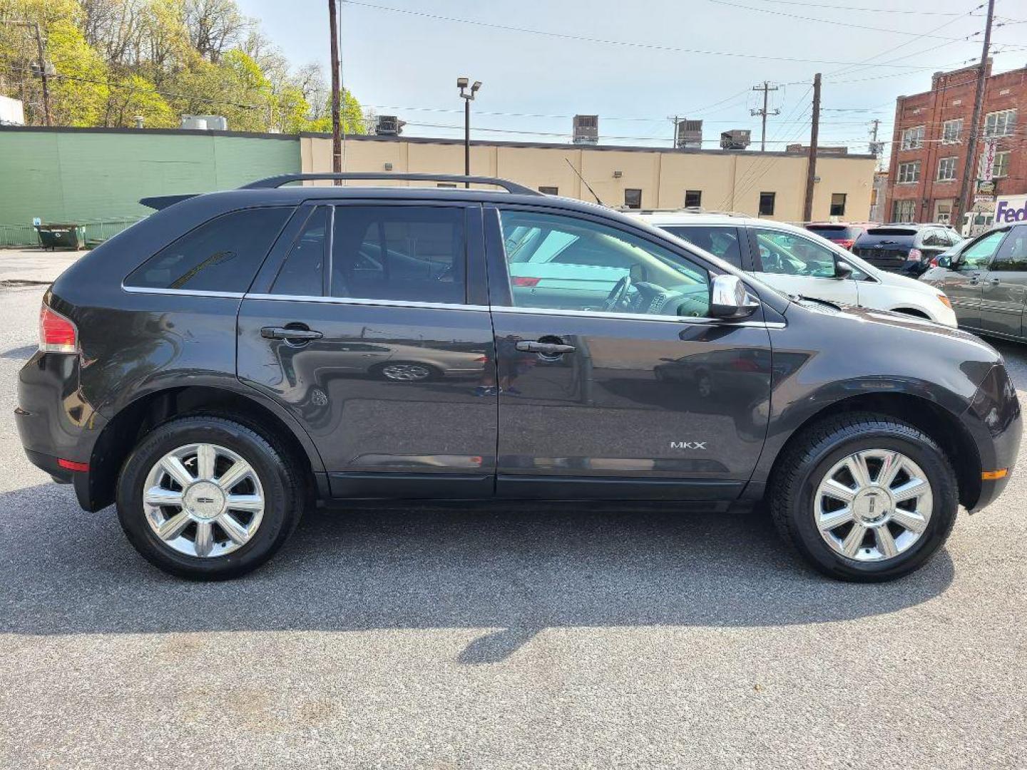2007 GREY LINCOLN MKX AWD (2LMDU88C17B) with an 3.5L engine, Automatic transmission, located at 117 North Cameron Street, Harrisburg, PA, 17101, (717) 963-8962, 40.266762, -76.875259 - WE FINANCE!!! Good Credit/ Bad Credit/ No Credit - ALL Trade-Ins Welcomed!!! ***Guaranteed Credit Approval*** APPLY ONLINE or CALL us TODAY ;) Internet Prices and Marketplace Prices are SPECIAL discounted ***CASH DEALS*** Retail Prices are higher. Please call us to discuss your cash and finan - Photo#7
